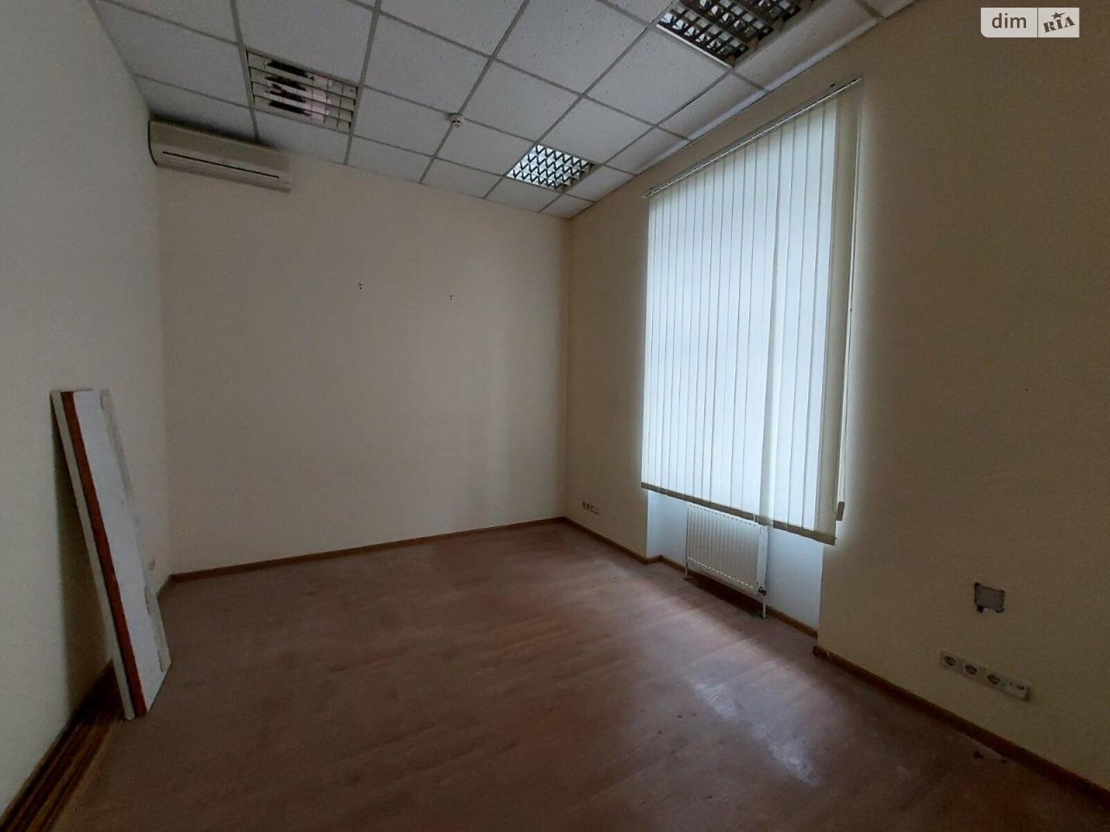 Оренда офісного приміщення в Києві, Лаврська вулиця 16, приміщень - 11, поверх - 1 фото 1 Оренда офісного приміщення в Києві, Лаврська вулиця 16, приміщень - 11, поверх - 1 фото 1