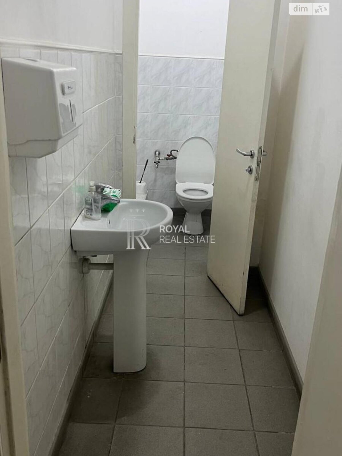 Аренда офисного помещения в Киеве, Лаврская улица 16, помещений - 1, этаж - 1 фото 1 Аренда офисного помещения в Киеве, Лаврская улица 16, помещений - 1, этаж - 1 фото 1