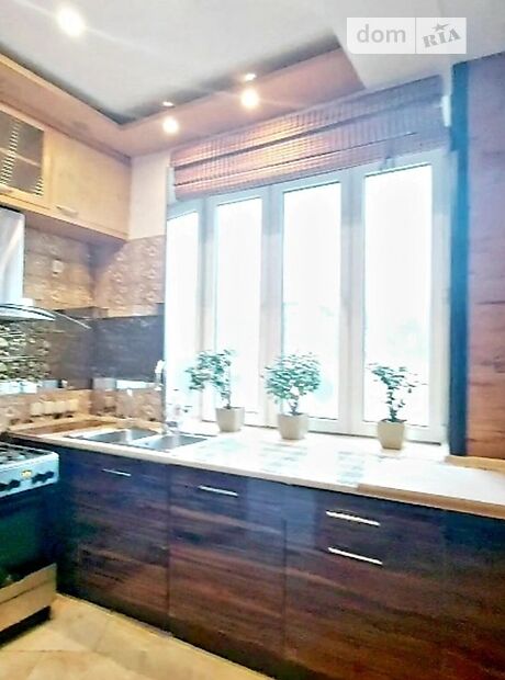 Аренда офисного помещения в Киеве, Мечникова улица 10/2, помещений - 9, этаж - 6 фото 1 Аренда офисного помещения в Киеве, Мечникова улица 10/2, помещений - 9, этаж - 6 фото 1