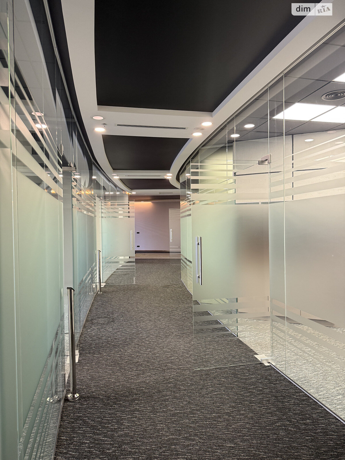 Аренда офисного помещения в Киеве, Мечникова улица 2, помещений - 8, этаж - 19 фото 1