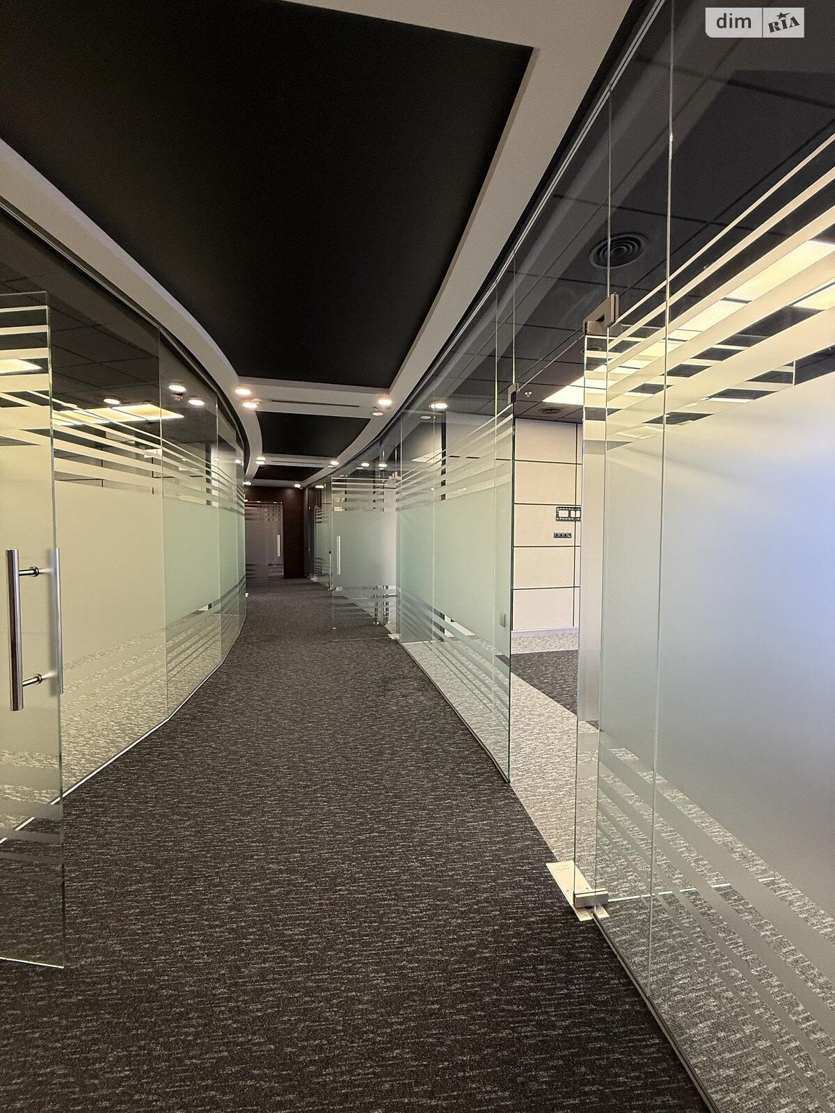 Аренда офисного помещения в Киеве, Мечникова улица 2, помещений - 8, этаж - 19 фото 1