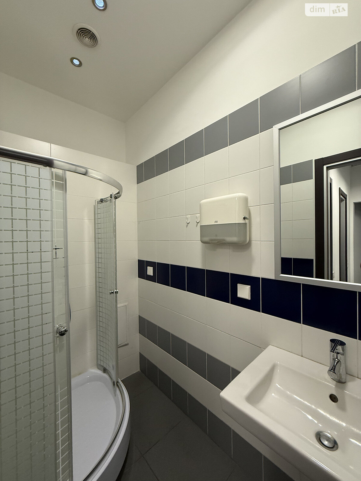 Аренда офисного помещения в Киеве, Мечникова улица 2, помещений - 10, этаж - 17 фото 1