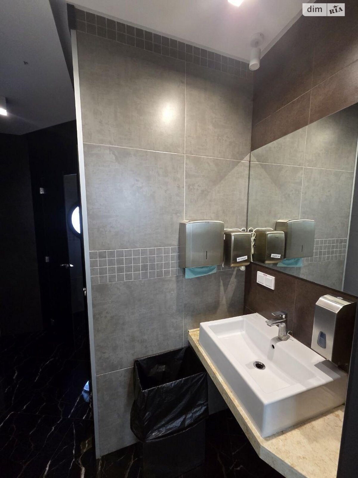 Аренда офисного помещения в Киеве, Старонаводницкая улица 4В, помещений - 10, этаж - 5 фото 1