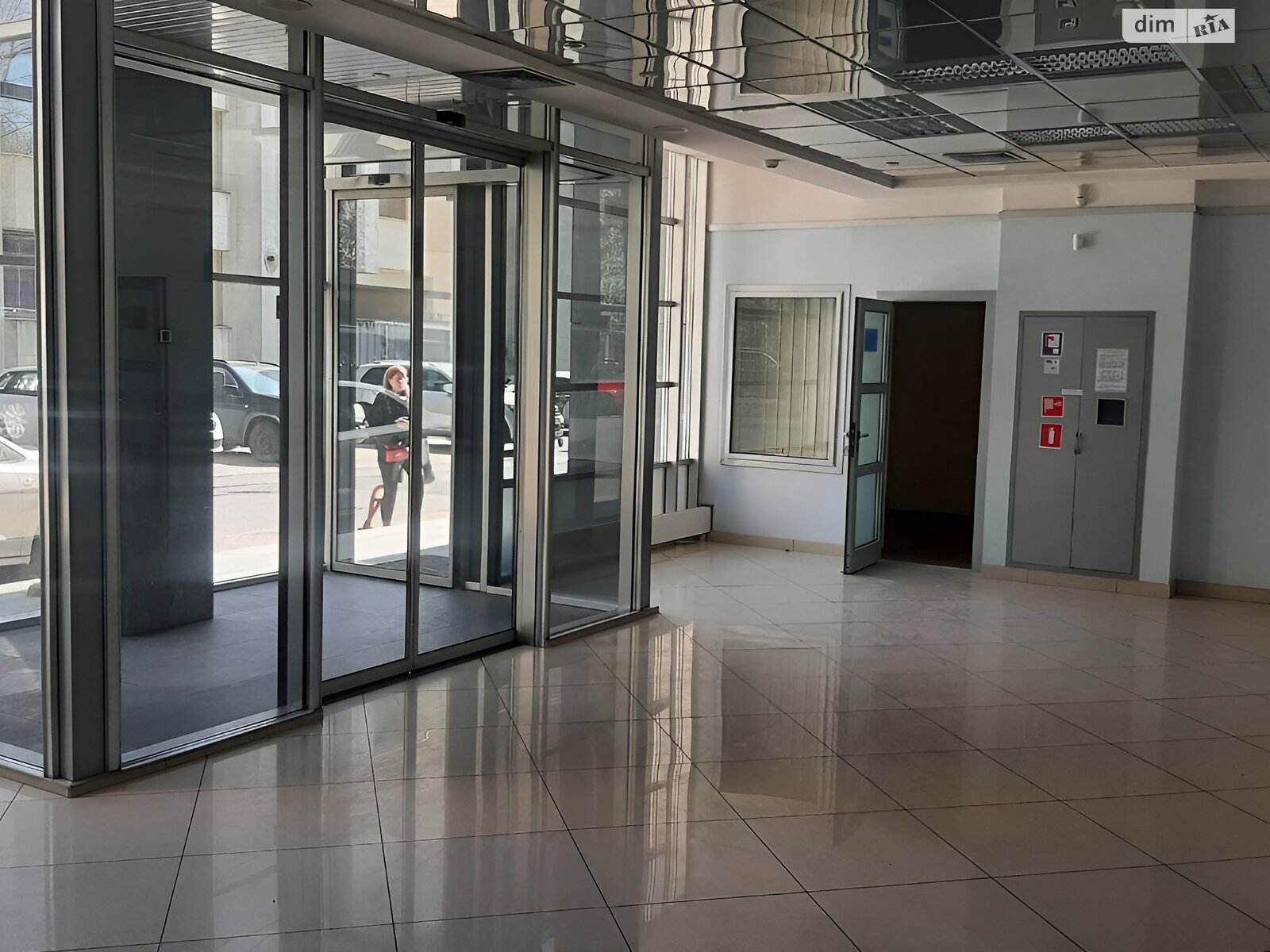 Аренда офисного помещения в Киеве, Степана Ковнира (Ластовского) улица 5, помещений - 16, этаж - 1 фото 1 Аренда офисного помещения в Киеве, Степана Ковнира (Ластовского) улица 5, помещений - 16, этаж - 1 фото 1