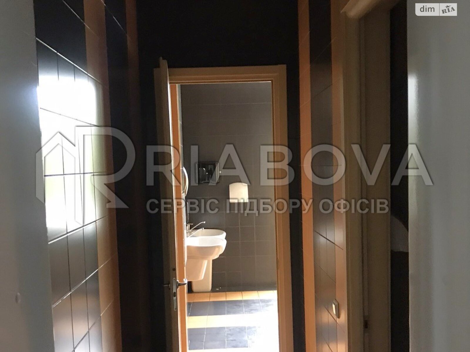 Оренда офісного приміщення в Києві, Дружби Народів бульвар, приміщень - 15, поверх - 3 фото 1 Оренда офісного приміщення в Києві, Дружби Народів бульвар, приміщень - 15, поверх - 3 фото 1