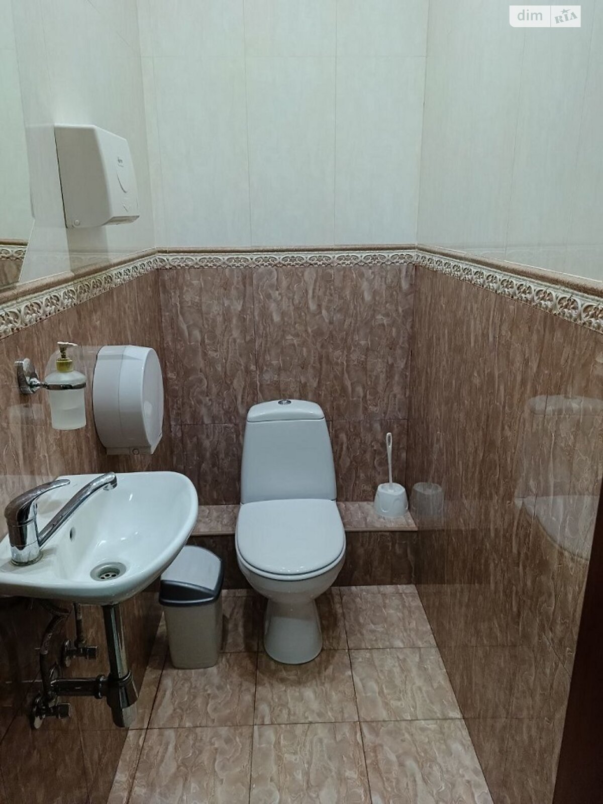 Оренда офісного приміщення в Києві, Коновальця Євгена вулиця 32Г, приміщень - 7, поверх - 1 фото 1 Оренда офісного приміщення в Києві, Коновальця Євгена вулиця 32Г, приміщень - 7, поверх - 1 фото 1