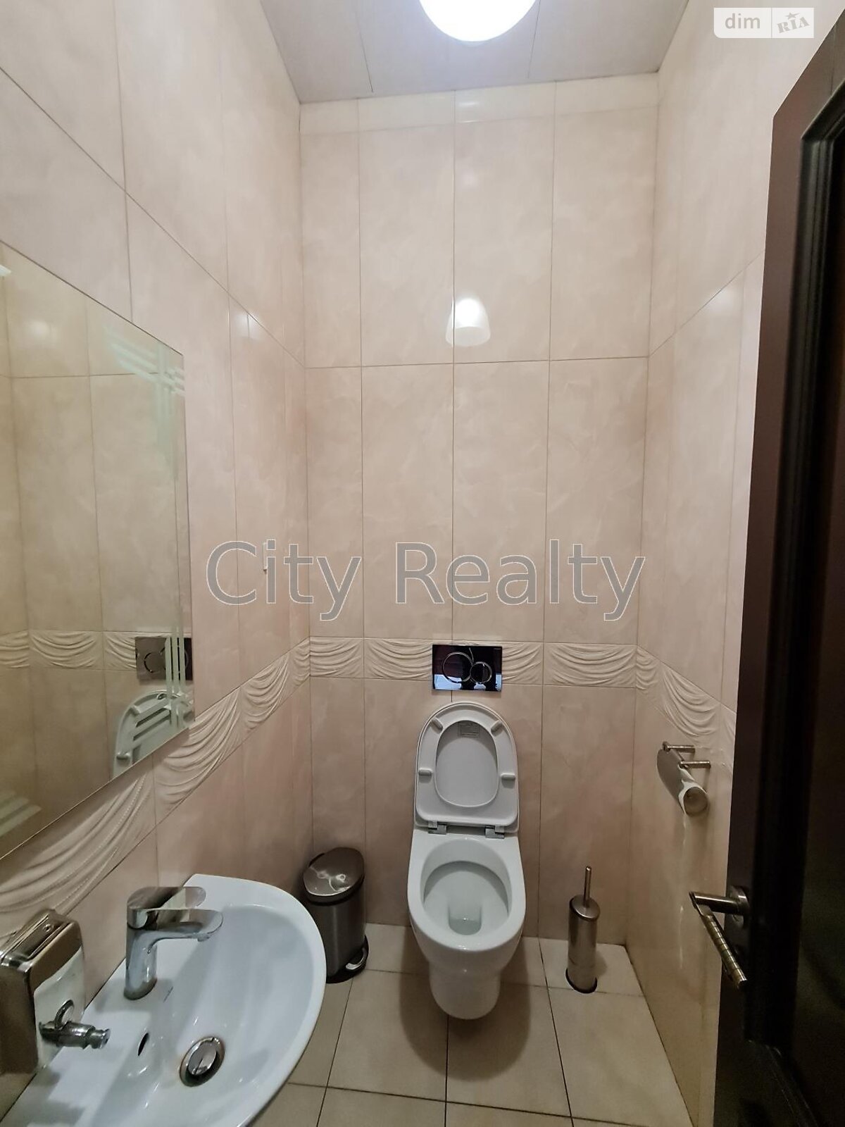 Оренда офісного приміщення в Києві, Хрещатик вулиця 7/11, приміщень - 3, поверх - 2 фото 1 Оренда офісного приміщення в Києві, Хрещатик вулиця 7/11, приміщень - 3, поверх - 2 фото 1