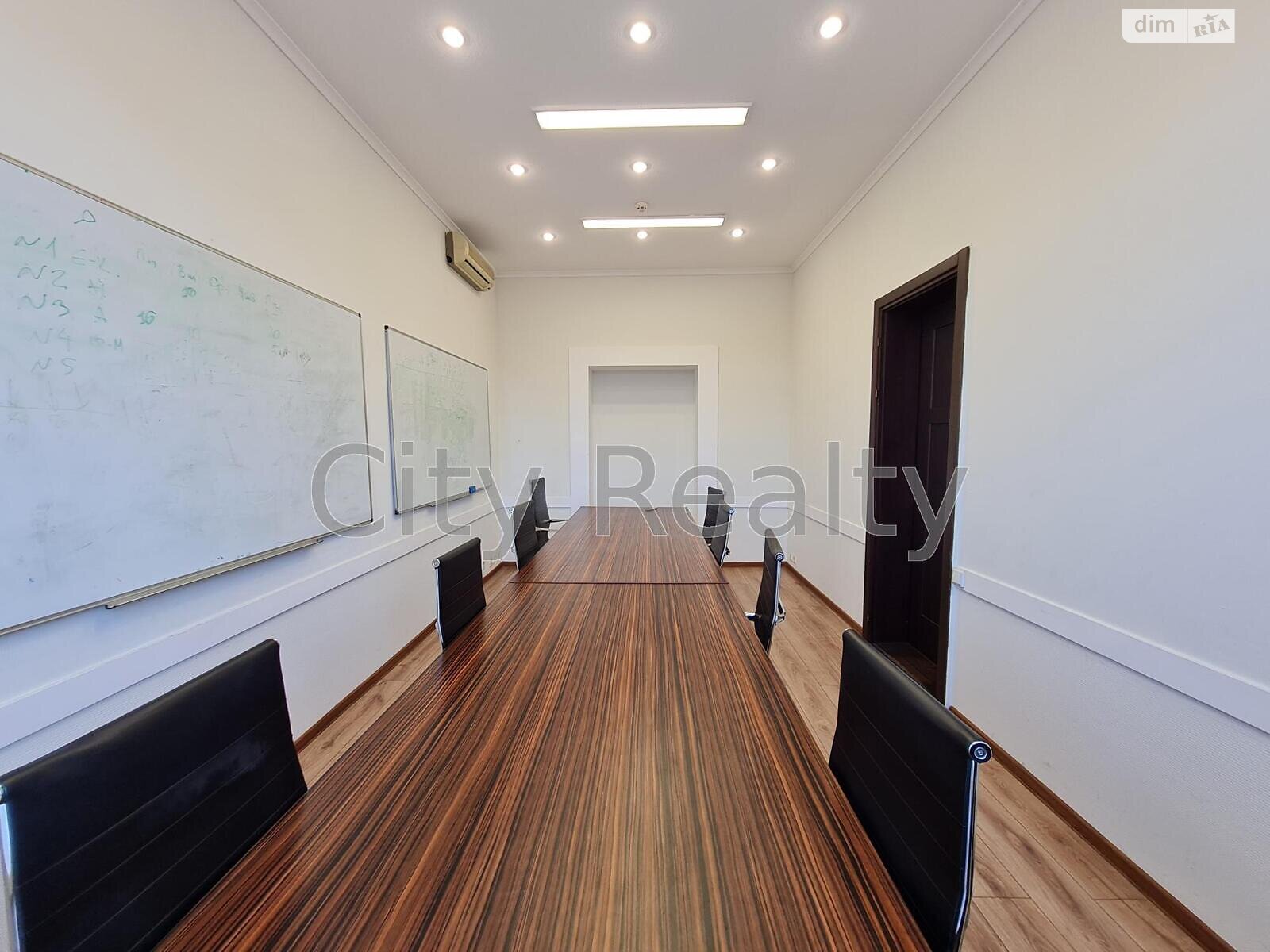 Оренда офісного приміщення в Києві, Хрещатик вулиця 7/11, приміщень - 3, поверх - 7 фото 1 Оренда офісного приміщення в Києві, Хрещатик вулиця 7/11, приміщень - 3, поверх - 7 фото 1