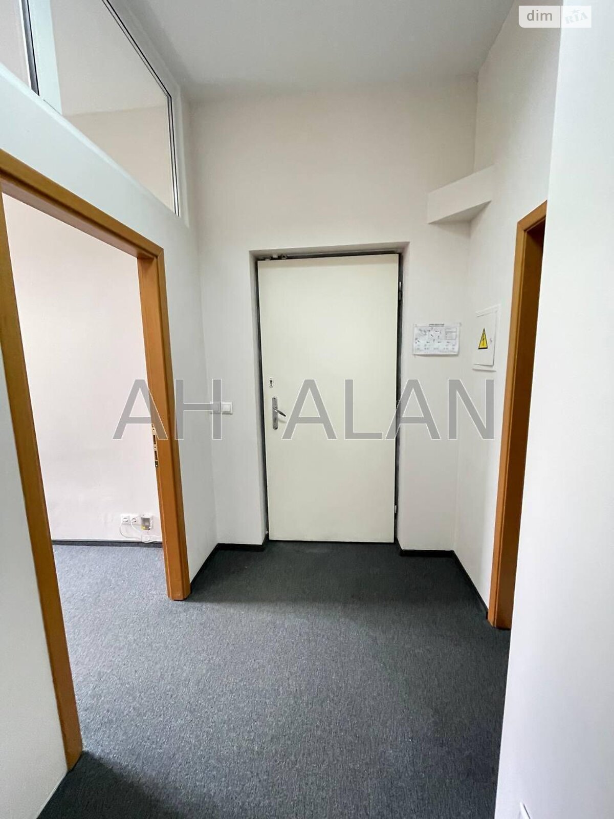 Оренда офісного приміщення в Києві, Музейний провулок, приміщень - 3, поверх - 6 фото 1 Оренда офісного приміщення в Києві, Музейний провулок, приміщень - 3, поверх - 6 фото 1