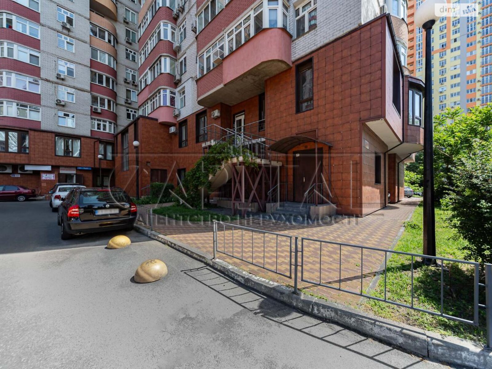 Аренда офисного помещения в Киеве, Петра Калнышевского (Михаила Майорова) улица 7, помещений - 10, этаж - 1 фото 1 Аренда офисного помещения в Киеве, Петра Калнышевского (Михаила Майорова) улица 7, помещений - 10, этаж - 1 фото 1