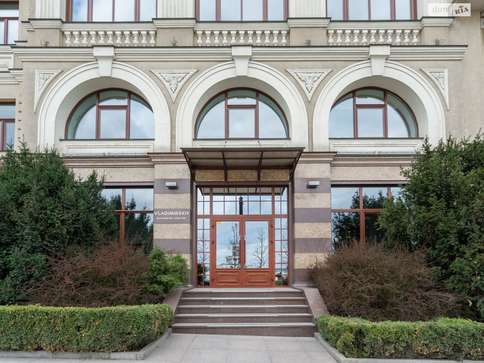 Аренда офисного помещения в Киеве, Петра Сагайдачного улица 11, помещений -, этаж - 1 фото 1 Аренда офисного помещения в Киеве, Петра Сагайдачного улица 11, помещений -, этаж - 1 фото 1