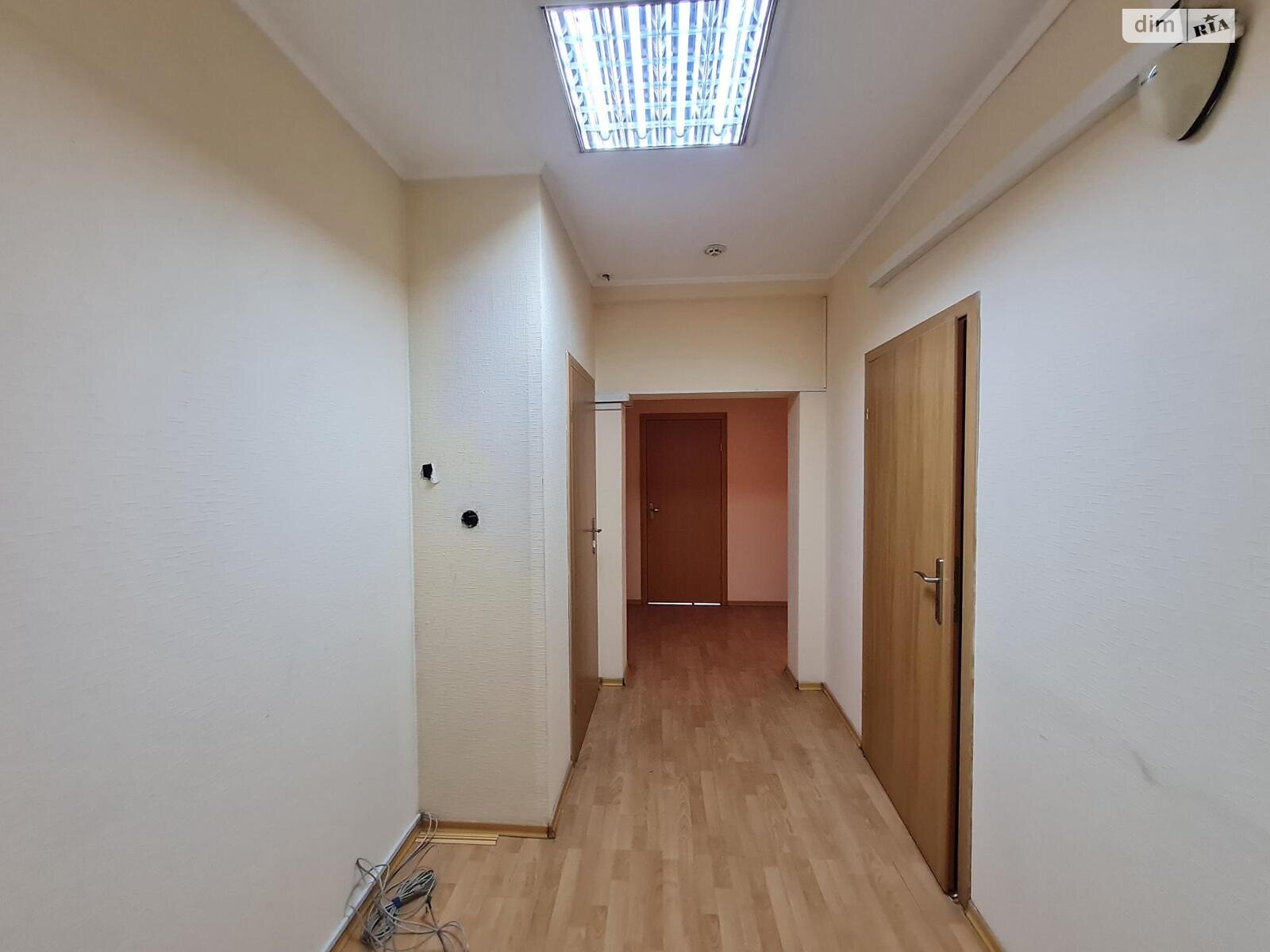Оренда офісного приміщення в Києві, Степана Бандери проспект 6, приміщень - 4, поверх - 4 фото 1 Оренда офісного приміщення в Києві, Степана Бандери проспект 6, приміщень - 4, поверх - 4 фото 1