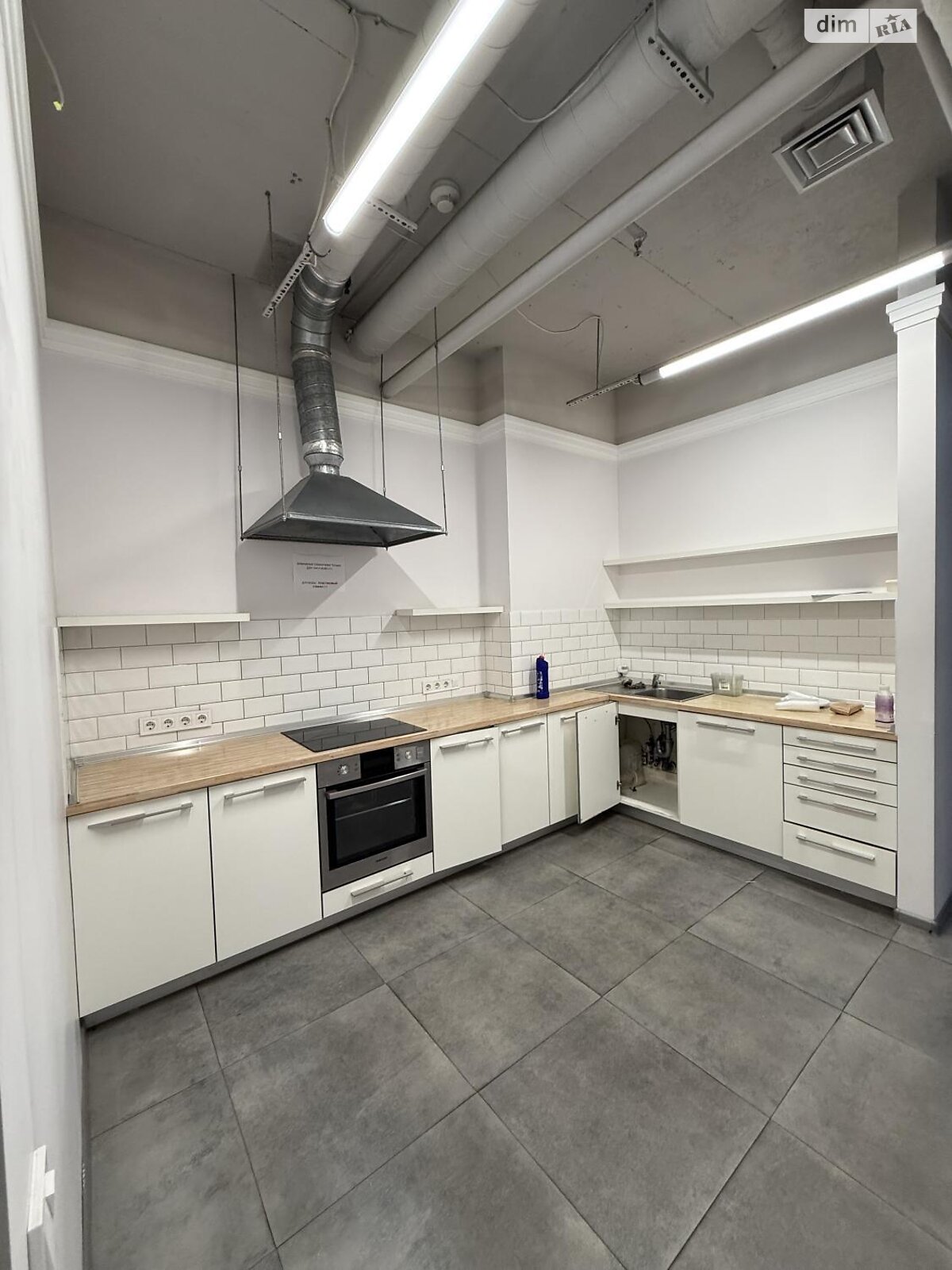 Оренда офісного приміщення в Києві, Степана Бандери проспект 28А, приміщень - 14, поверх - 3 фото 1 Оренда офісного приміщення в Києві, Степана Бандери проспект 28А, приміщень - 14, поверх - 3 фото 1