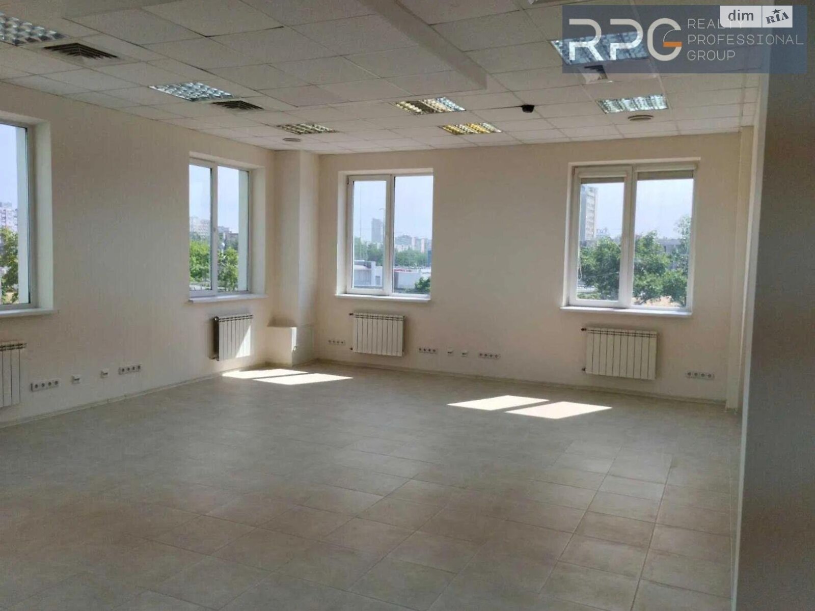 Аренда офисного помещения в Киеве, Степана Бандеры проспект 16Б, помещений - 14, этаж - 3 фото 1 Аренда офисного помещения в Киеве, Степана Бандеры проспект 16Б, помещений - 14, этаж - 3 фото 1