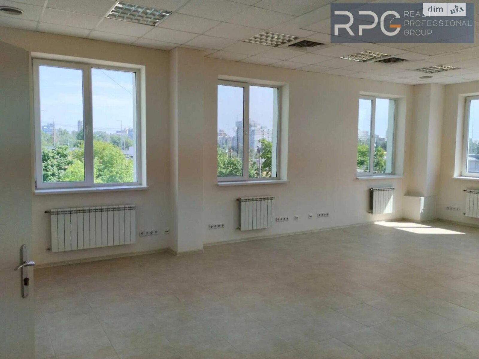 Аренда офисного помещения в Киеве, Степана Бандеры проспект 16Б, помещений - 14, этаж - 3 фото 1 Аренда офисного помещения в Киеве, Степана Бандеры проспект 16Б, помещений - 14, этаж - 3 фото 1