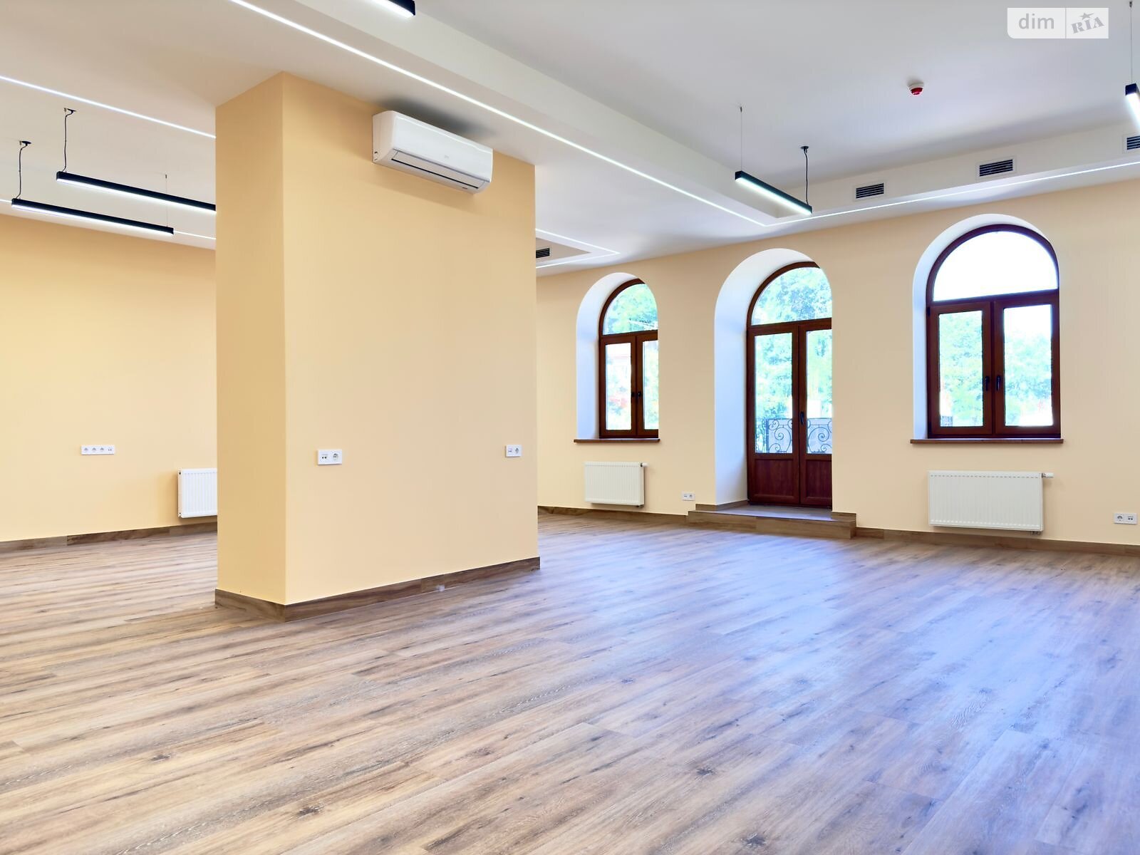 Аренда офисного помещения в Киеве, Андреевский спуск 11А, помещений -, этаж - 1 фото 1