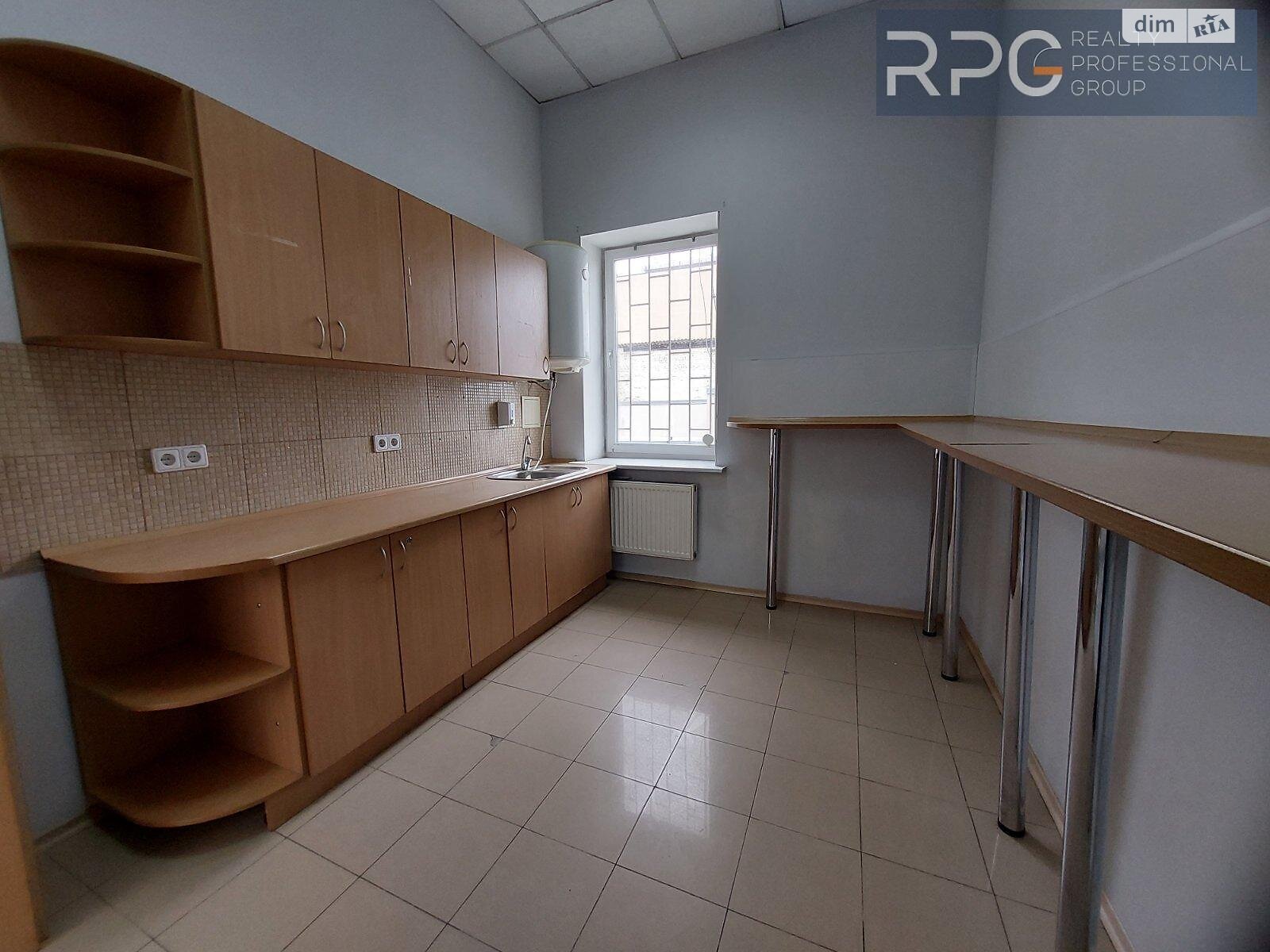 Аренда офисного помещения в Киеве, Хорива улица 55Б, помещений - 18, этаж - 2 фото 1 Аренда офисного помещения в Киеве, Хорива улица 55Б, помещений - 18, этаж - 2 фото 1