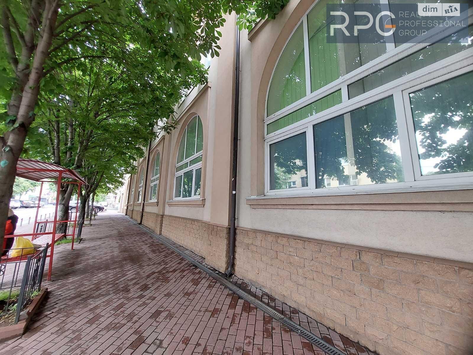 Аренда офисного помещения в Киеве, Хорива улица 55Б, помещений - 18, этаж - 2 фото 1 Аренда офисного помещения в Киеве, Хорива улица 55Б, помещений - 18, этаж - 2 фото 1