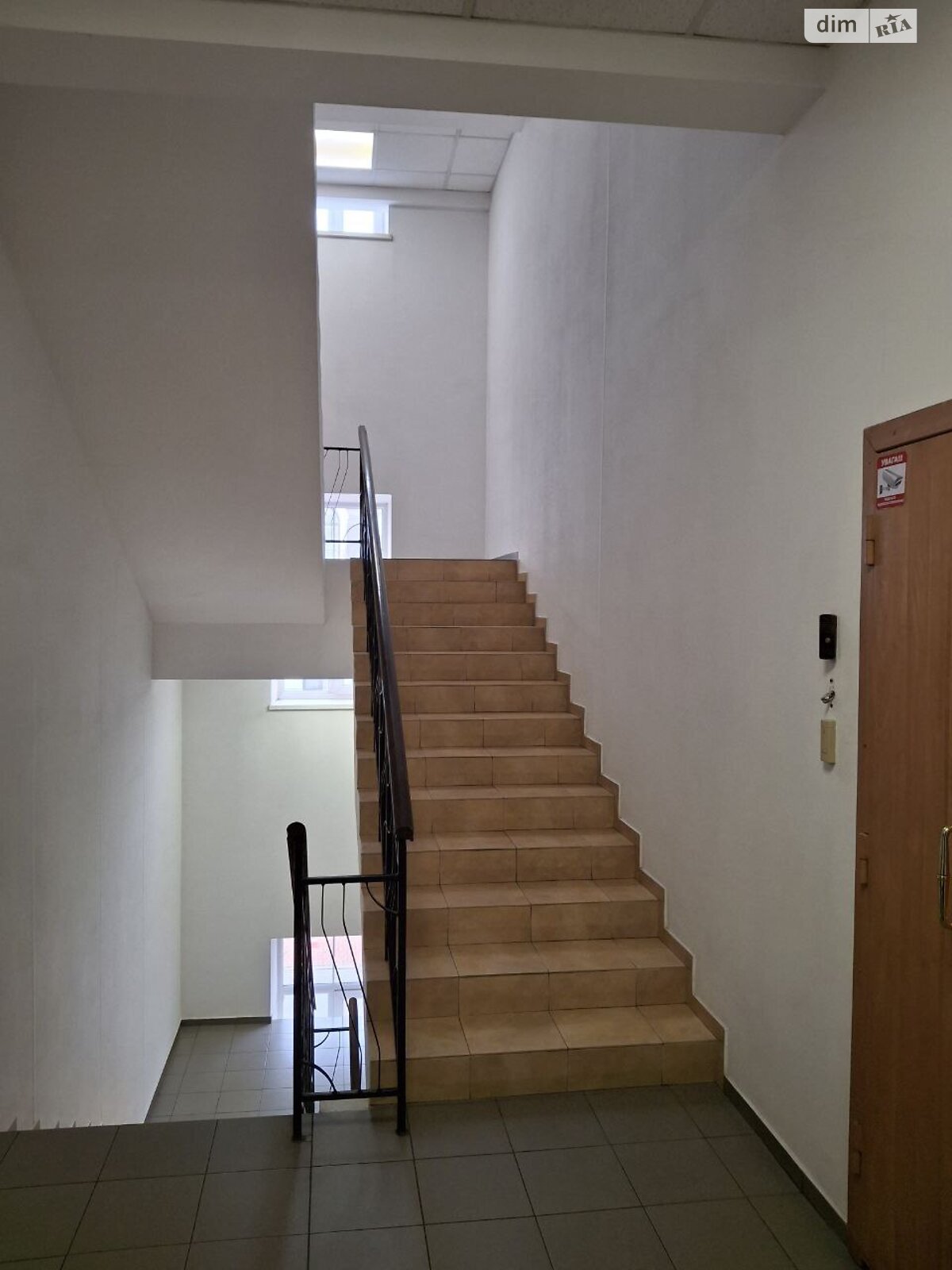 Аренда офисного помещения в Киеве, Игоревская улица 14А, помещений -, этаж - 3 фото 1 Аренда офисного помещения в Киеве, Игоревская улица 14А, помещений -, этаж - 3 фото 1