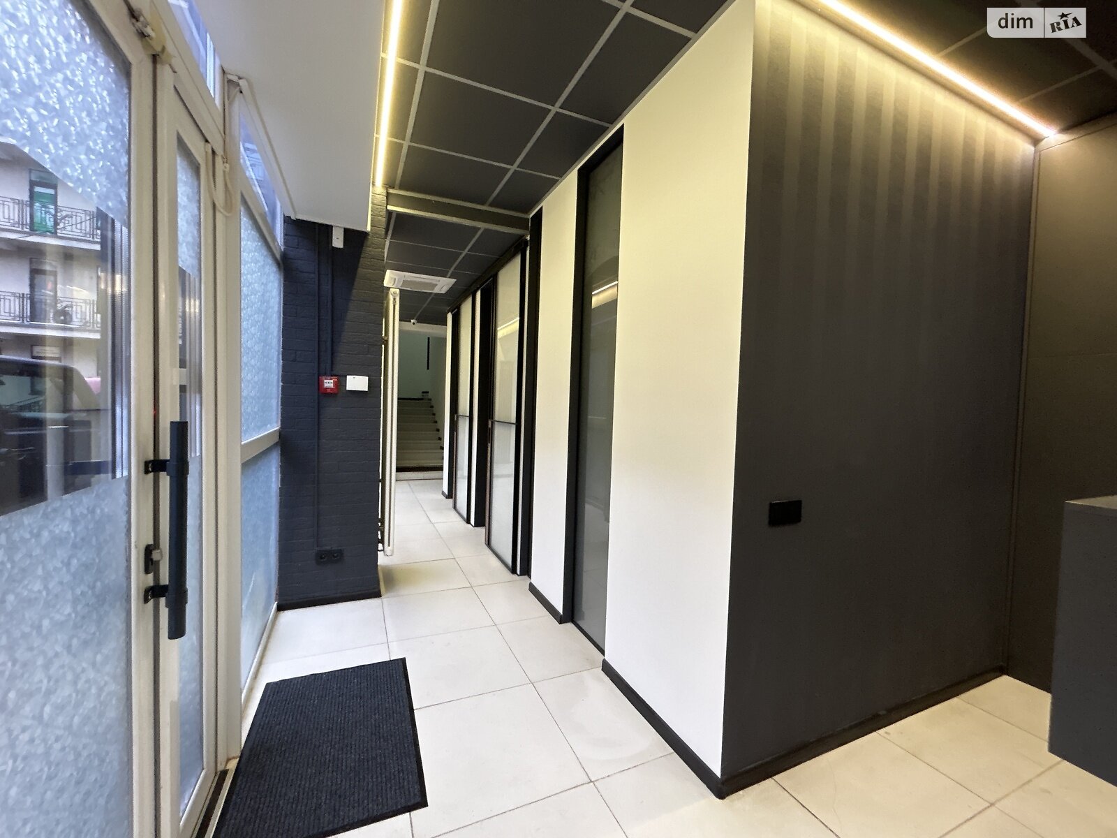 Оренда офісного приміщення в Києві, Набережно-Хрещатицька вулиця 35В, приміщень -, поверх - 1 фото 1 Оренда офісного приміщення в Києві, Набережно-Хрещатицька вулиця 35В, приміщень -, поверх - 1 фото 1