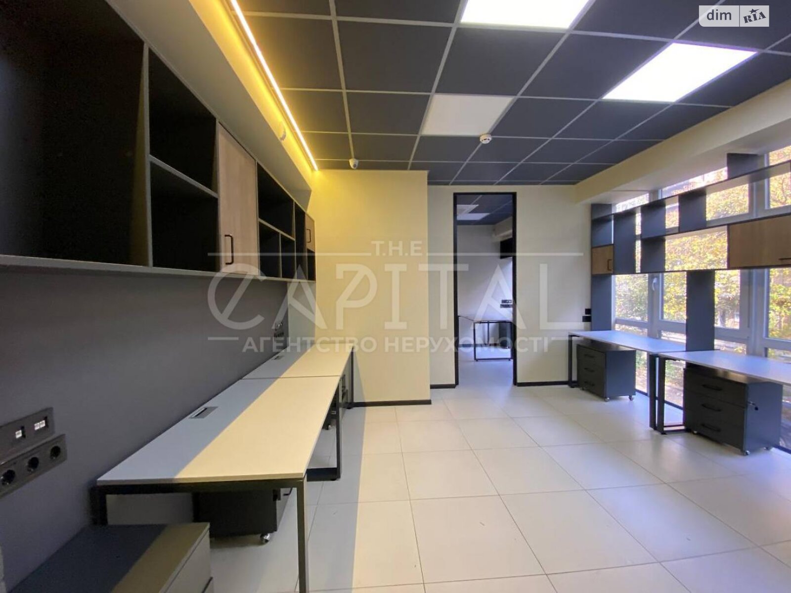 Аренда офисного помещения в Киеве, Набережно-Крещатицкая улица, помещений - 7, этаж - 1 фото 1 Аренда офисного помещения в Киеве, Набережно-Крещатицкая улица, помещений - 7, этаж - 1 фото 1