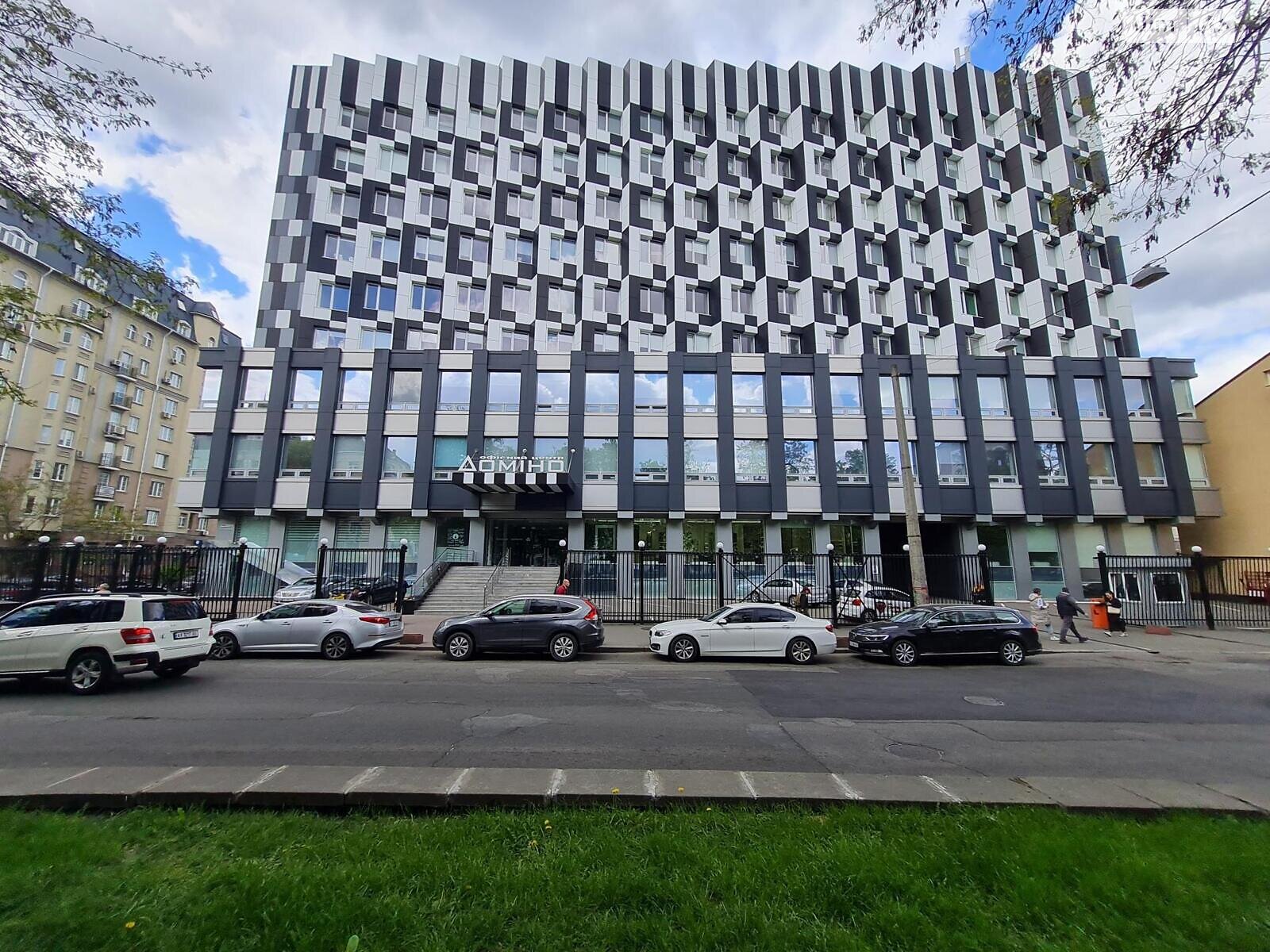 Аренда офисного помещения в Киеве, Нижний Вал улица 51, помещений - 5, этаж - 1 фото 1 Аренда офисного помещения в Киеве, Нижний Вал улица 51, помещений - 5, этаж - 1 фото 1