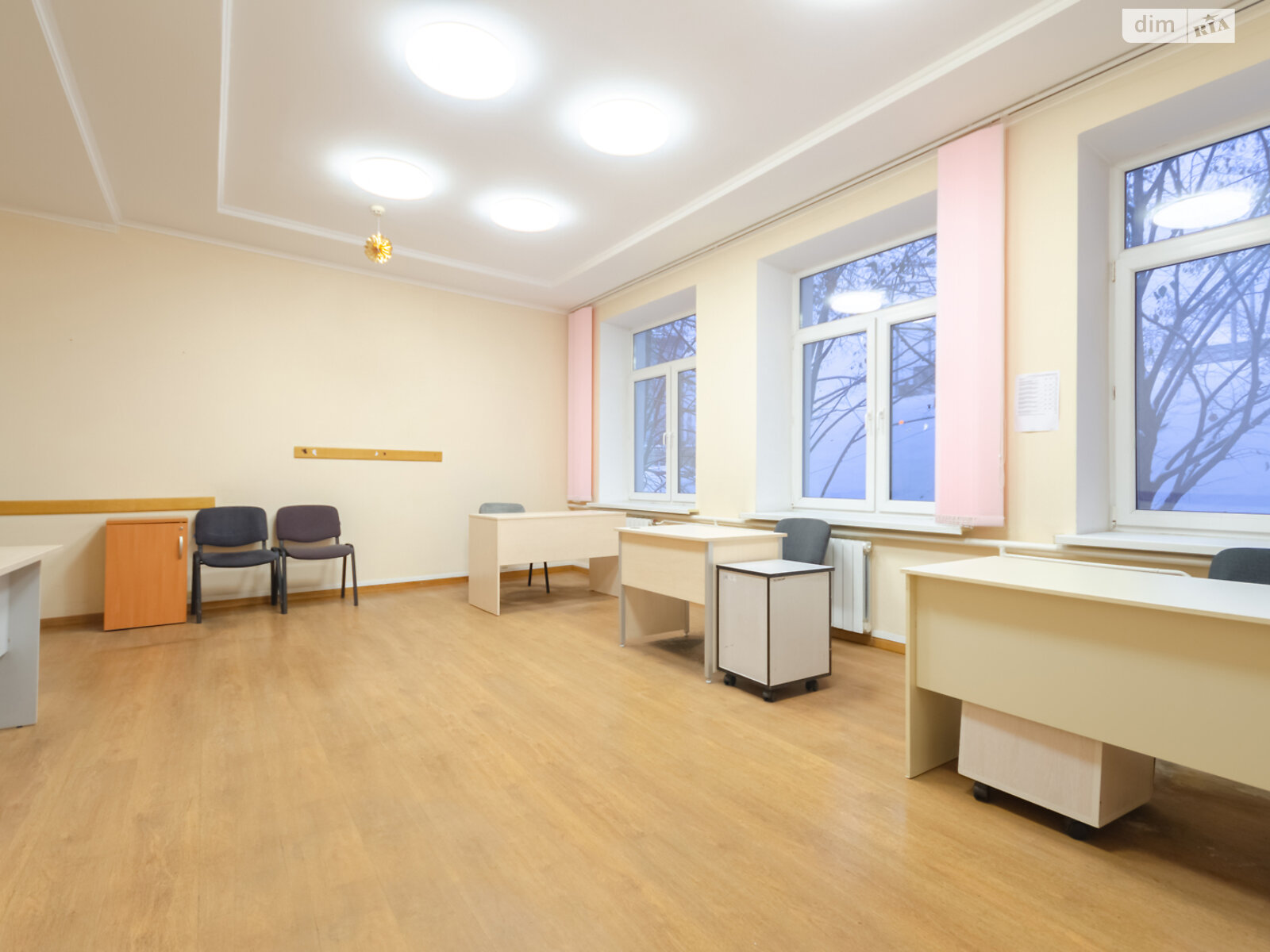 Оренда офісного приміщення в Києві, Щекавицька вулиця 57, приміщень - 3, поверх - 2 фото 1 Оренда офісного приміщення в Києві, Щекавицька вулиця 57, приміщень - 3, поверх - 2 фото 1