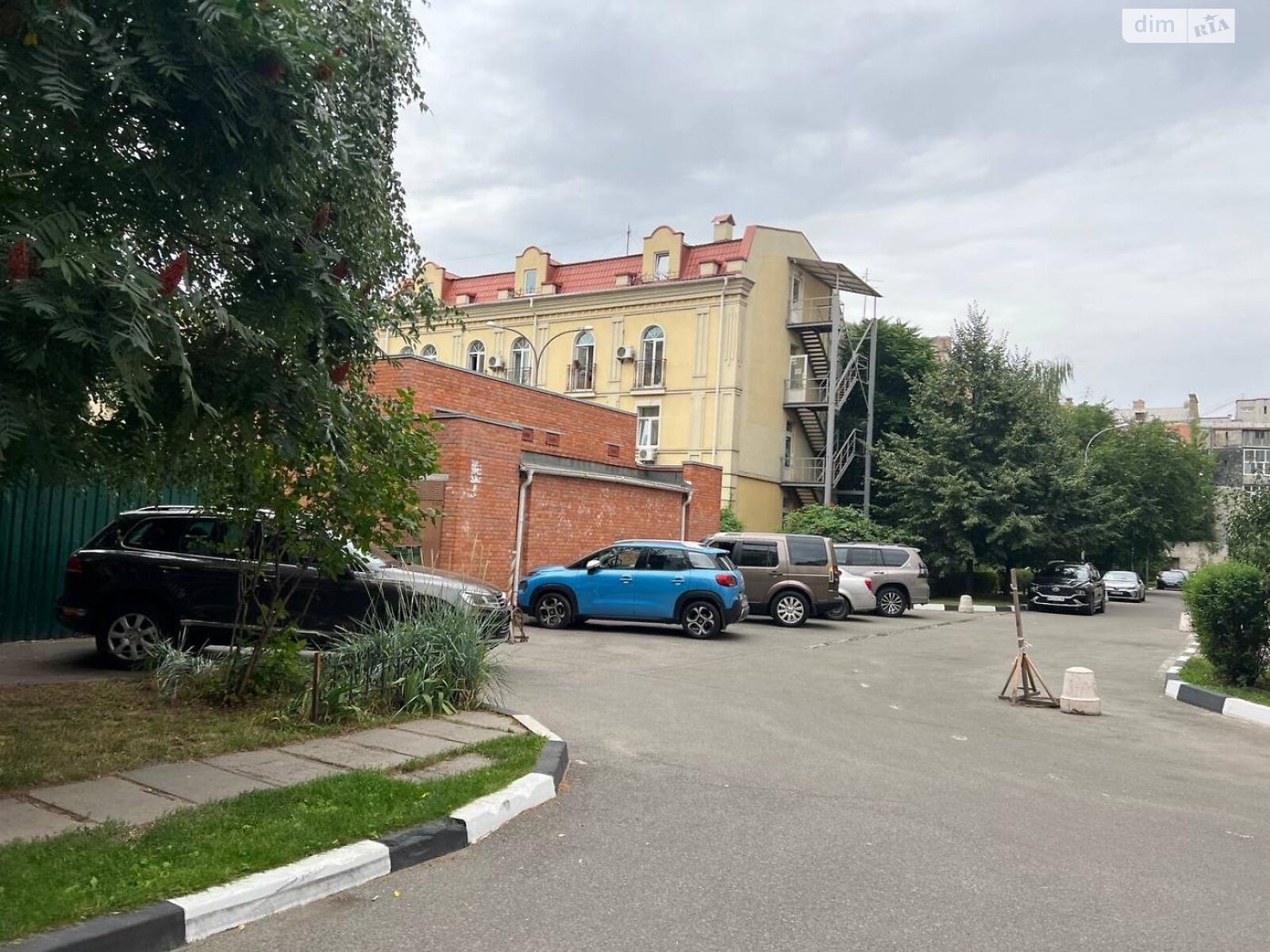 Аренда офисного помещения в Киеве, Щекавицкая улица 30/39, помещений - 8, этаж - 8 фото 1 Аренда офисного помещения в Киеве, Щекавицкая улица 30/39, помещений - 8, этаж - 8 фото 1