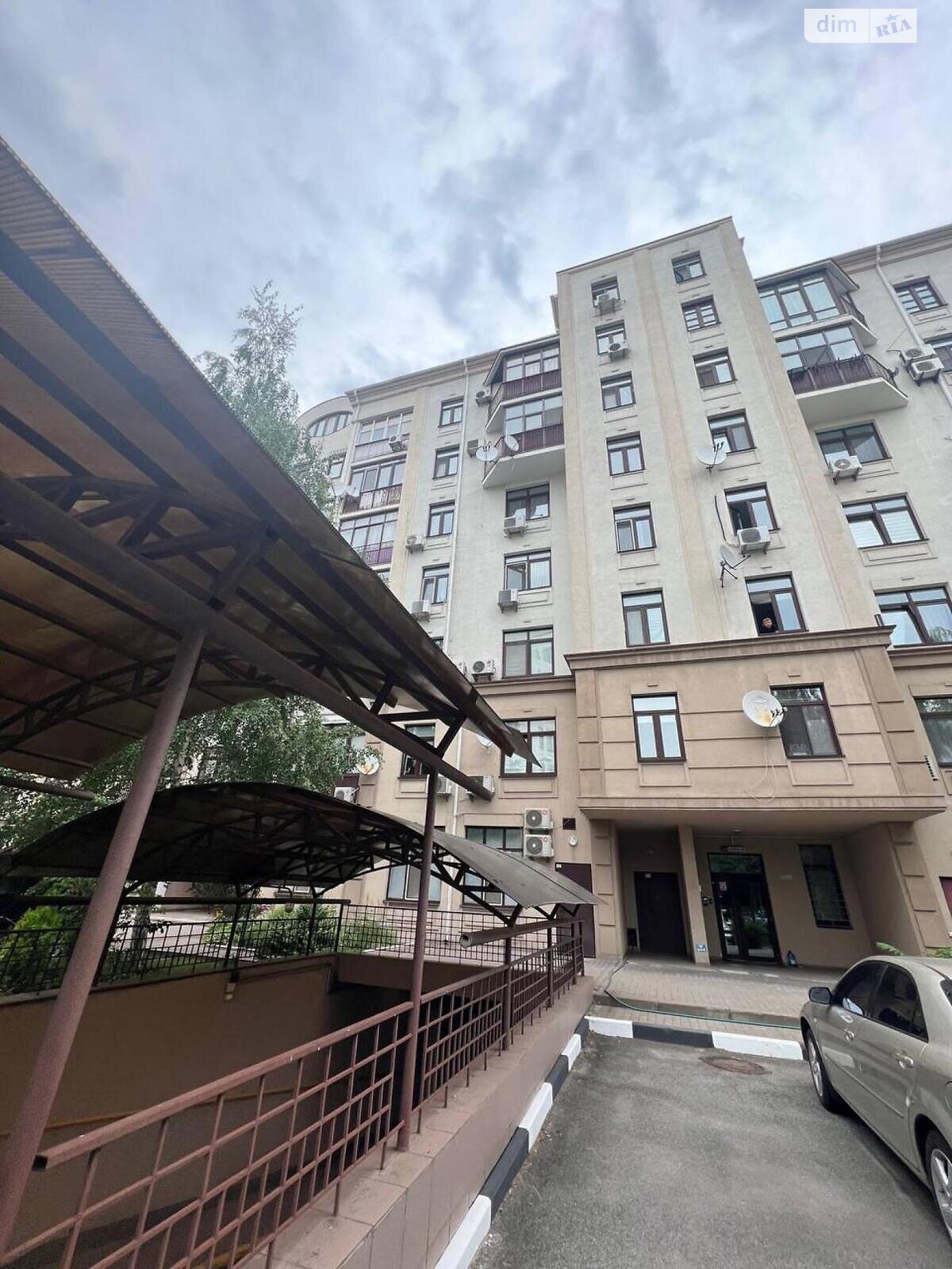 Аренда офисного помещения в Киеве, Щекавицкая улица 30/39, помещений - 8, этаж - 8 фото 1 Аренда офисного помещения в Киеве, Щекавицкая улица 30/39, помещений - 8, этаж - 8 фото 1