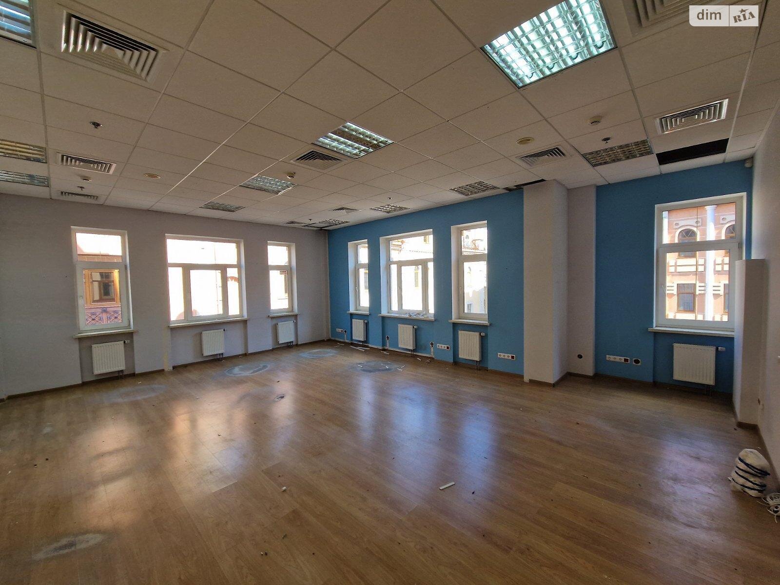 Аренда офисного помещения в Киеве, Верхний Вал улица 4В, помещений - 10, этаж - 3 фото 1