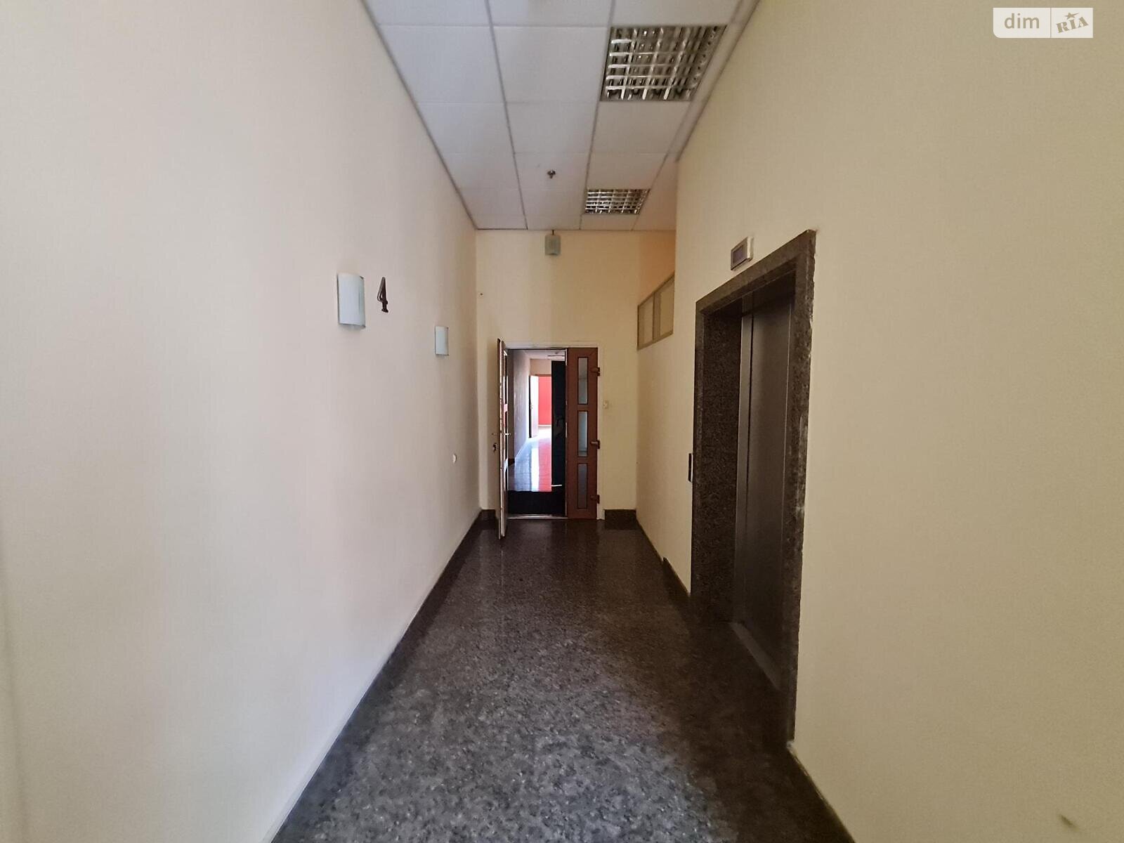 Аренда офисного помещения в Киеве, Верхний Вал улица 4А, помещений - 21, этаж - 4 фото 1 Аренда офисного помещения в Киеве, Верхний Вал улица 4А, помещений - 21, этаж - 4 фото 1