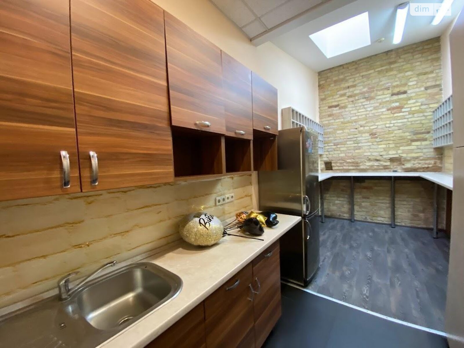 Аренда офисного помещения в Киеве, Верхний Вал улица 22, помещений - 6, этаж - 2 фото 1 Аренда офисного помещения в Киеве, Верхний Вал улица 22, помещений - 6, этаж - 2 фото 1