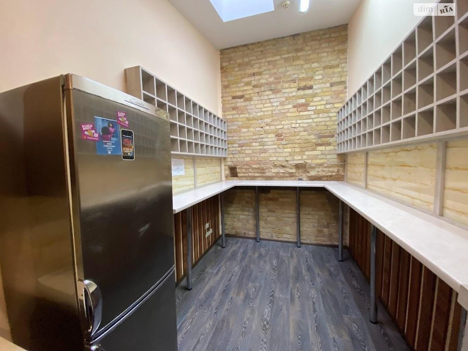 Аренда офисного помещения в Киеве, Верхний Вал улица 22, помещений - 6, этаж - 2 фото 1 Аренда офисного помещения в Киеве, Верхний Вал улица 22, помещений - 6, этаж - 2 фото 1