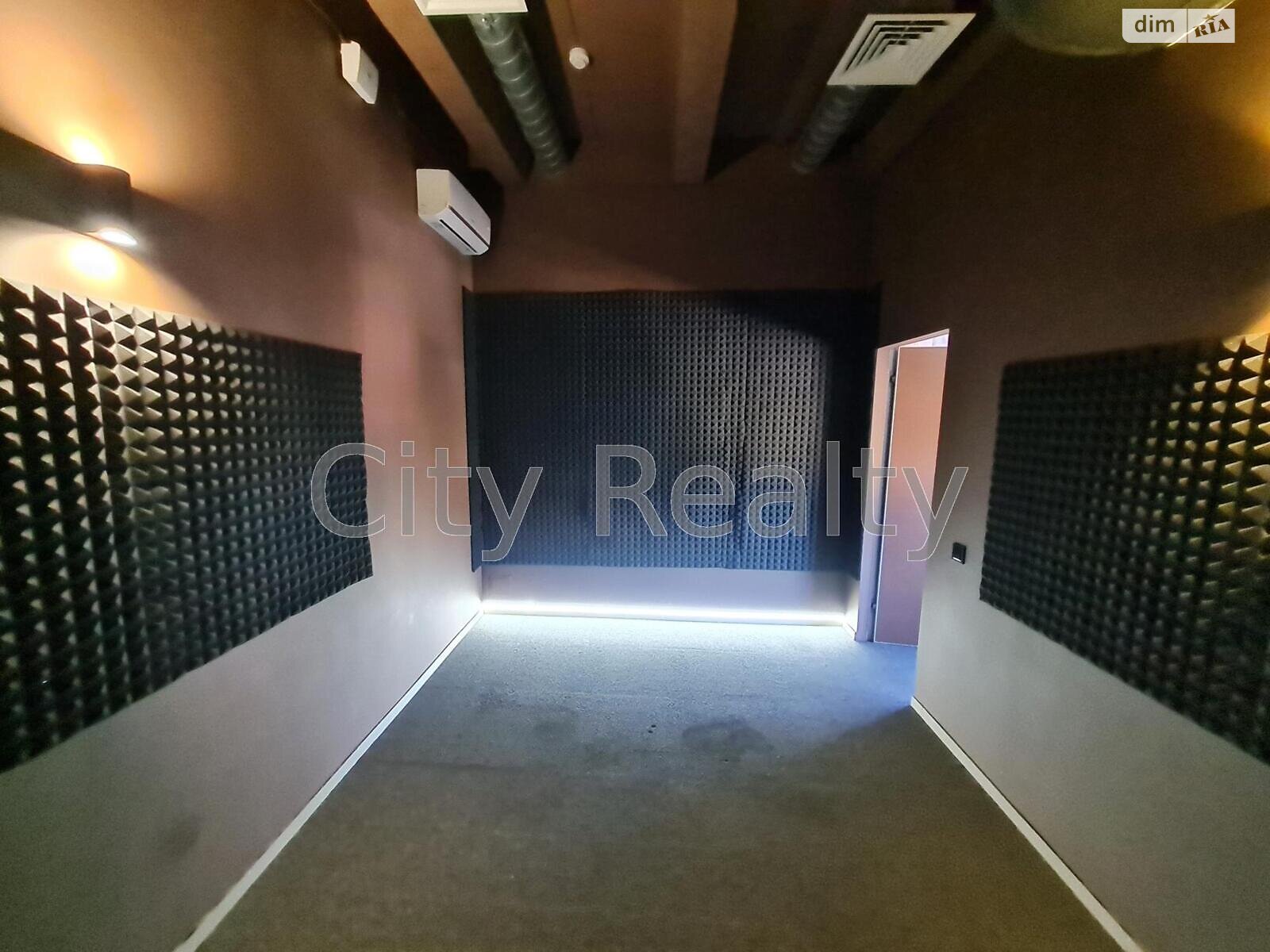 Аренда офисного помещения в Киеве, Верхний Вал улица 2, помещений - 5, этаж - 5 фото 1 Аренда офисного помещения в Киеве, Верхний Вал улица 2, помещений - 5, этаж - 5 фото 1