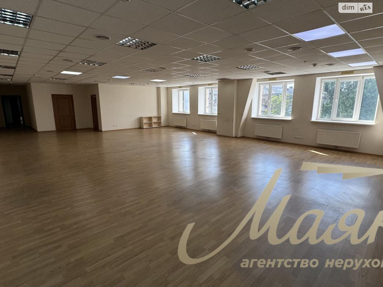Оренда офісного приміщення в Києві, Ярославська вулиця 56, приміщень - 4, поверх - 5 фото 1 Оренда офісного приміщення в Києві, Ярославська вулиця 56, приміщень - 4, поверх - 5 фото 1