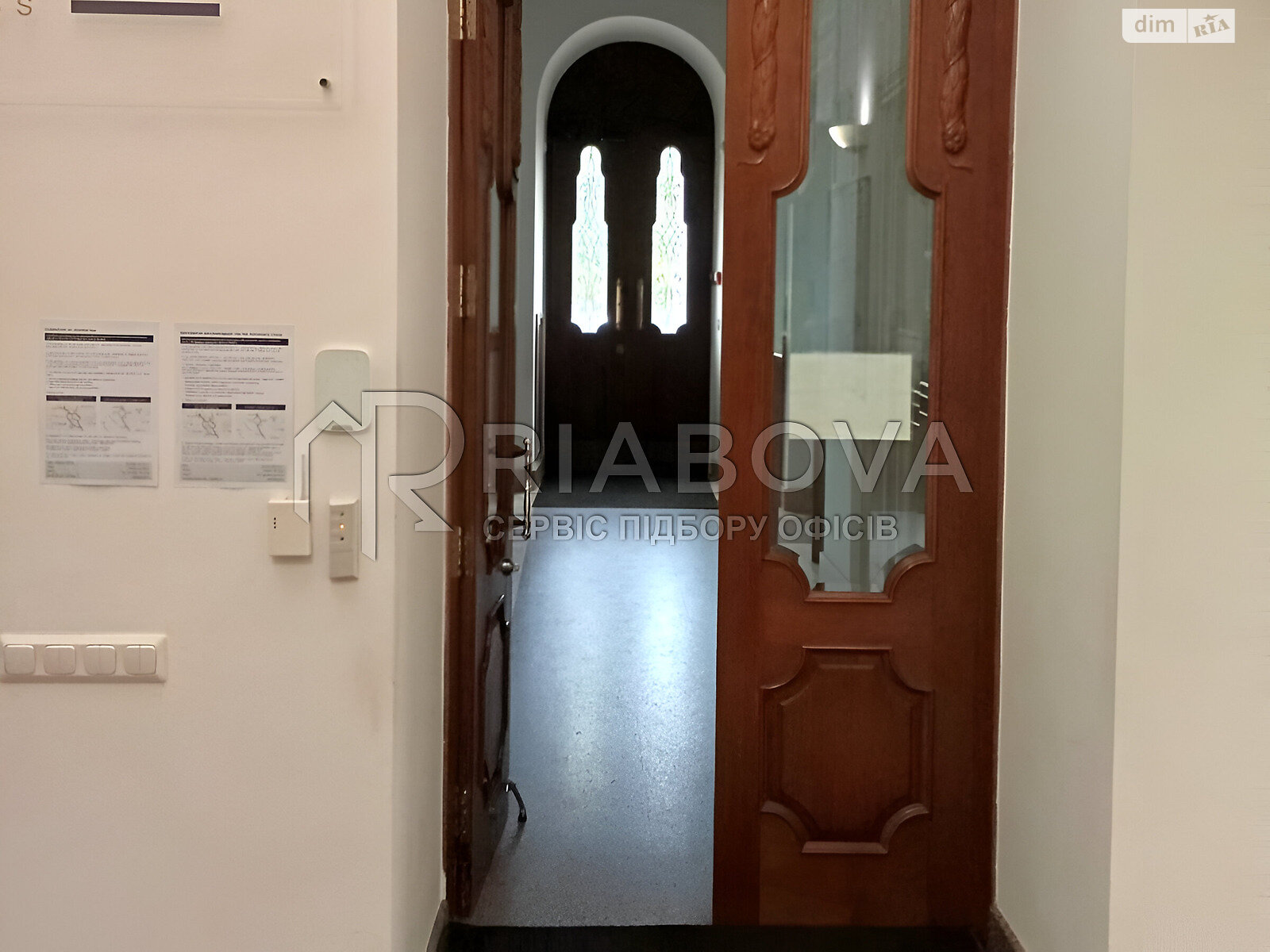 Оренда офісного приміщення в Києві, Контрактова площа, приміщень -, поверх - 1 фото 1 Оренда офісного приміщення в Києві, Контрактова площа, приміщень -, поверх - 1 фото 1