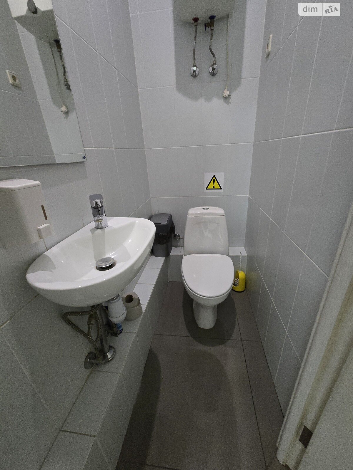 Аренда офисного помещения в Киеве, Днепровская набережная 23Б, помещений - 3, этаж - 2 фото 1 Аренда офисного помещения в Киеве, Днепровская набережная 23Б, помещений - 3, этаж - 2 фото 1