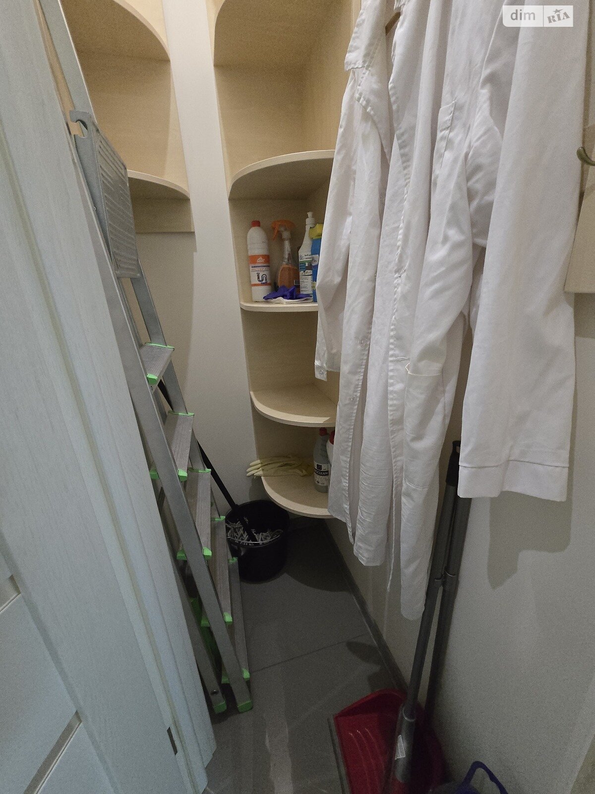 Аренда офисного помещения в Киеве, Днепровская набережная 23Б, помещений - 3, этаж - 2 фото 1 Аренда офисного помещения в Киеве, Днепровская набережная 23Б, помещений - 3, этаж - 2 фото 1