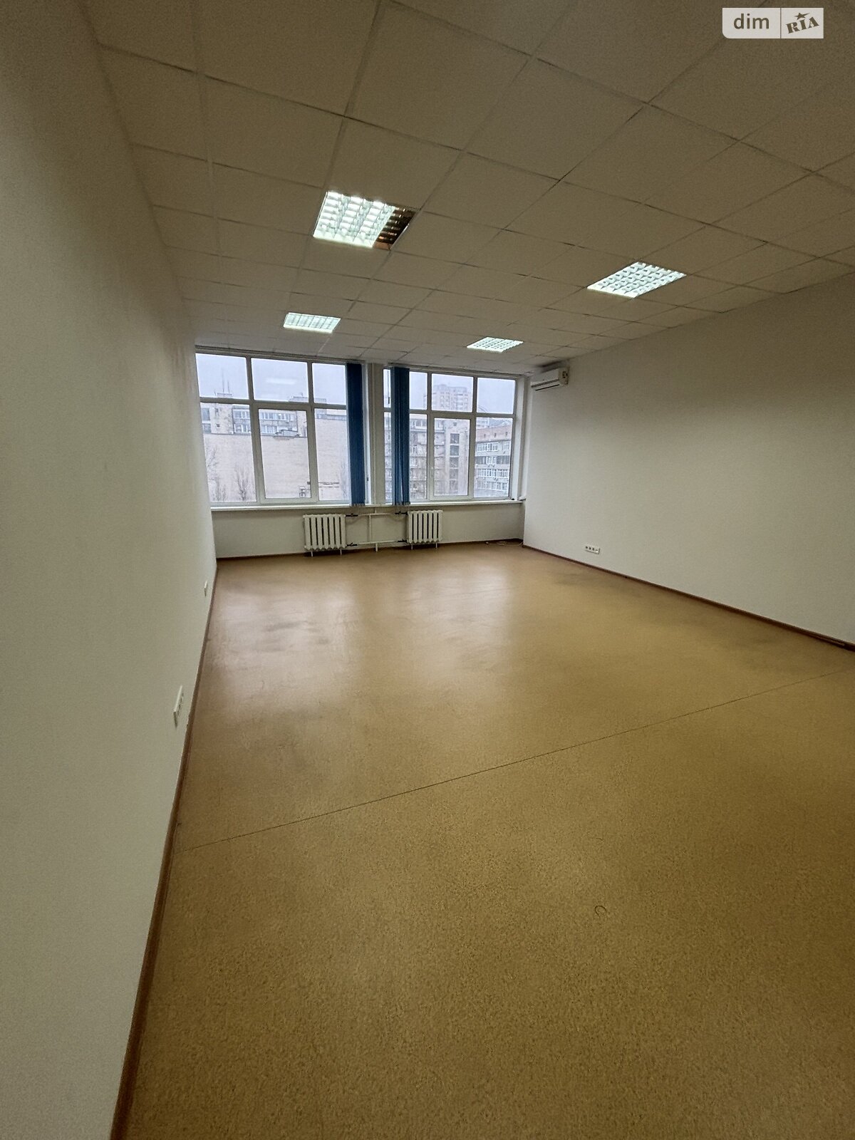 Оренда офісного приміщення в Києві, Генерала Алмазова вулиця 18/7, приміщень - 1, поверх - 7 фото 1 Оренда офісного приміщення в Києві, Генерала Алмазова вулиця 18/7, приміщень - 1, поверх - 7 фото 1
