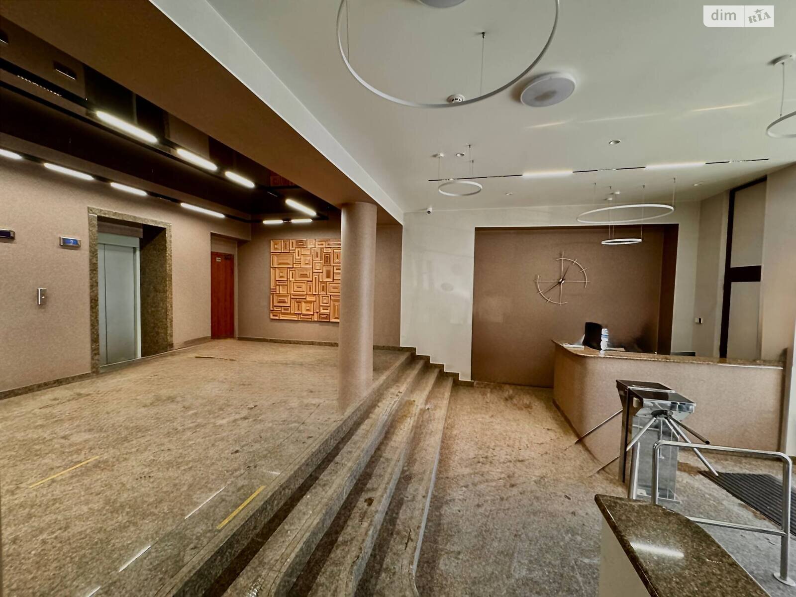 Аренда офисного помещения в Киеве, Генерала Алмазова улица 18/7, помещений - 2, этаж - 5 фото 1