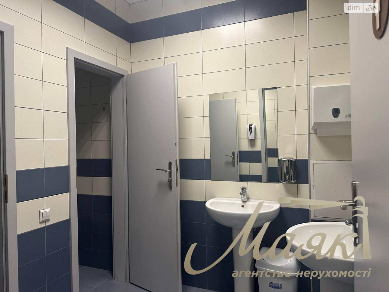 Оренда офісного приміщення в Києві, Миколи Міхновського (Дружби Народів) бульвар 19, приміщень - 22, поверх - 8 фото 1 Оренда офісного приміщення в Києві, Миколи Міхновського (Дружби Народів) бульвар 19, приміщень - 22, поверх - 8 фото 1