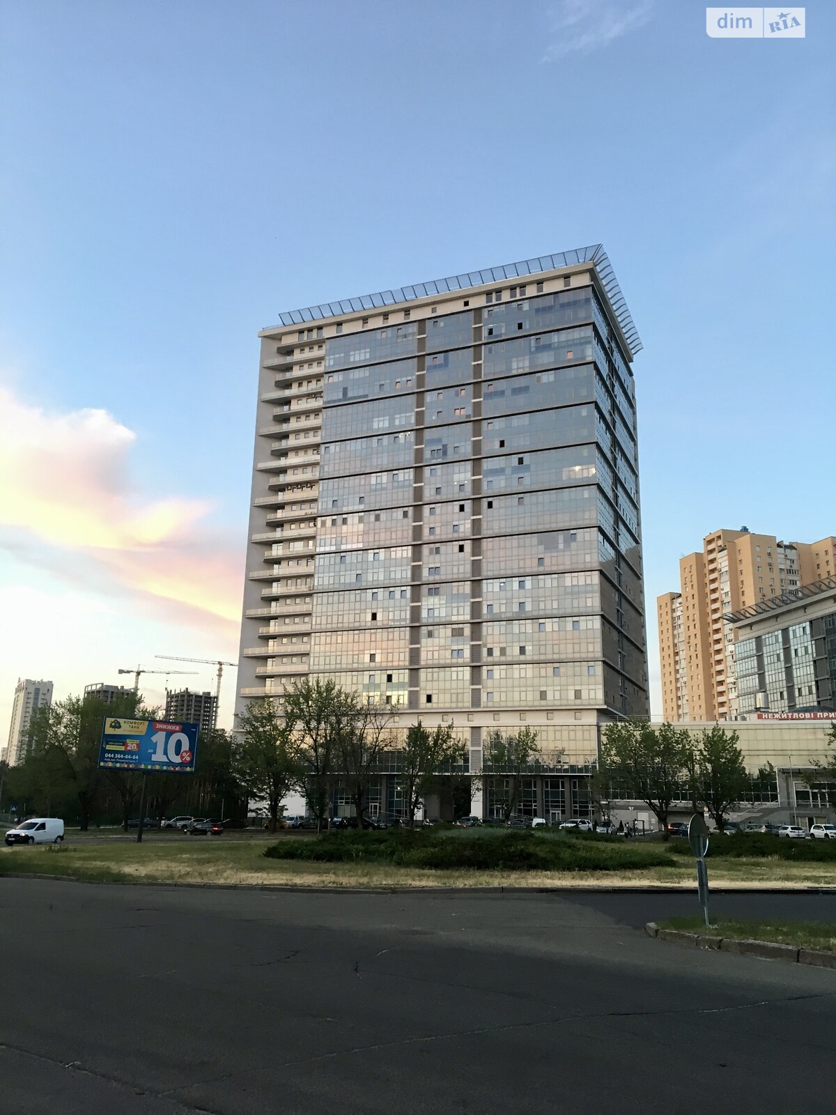 Аренда офисного помещения в Киеве, Дарницкий бульвар 8В, помещений -, этаж - 4 фото 1 Аренда офисного помещения в Киеве, Дарницкий бульвар 8В, помещений -, этаж - 4 фото 1