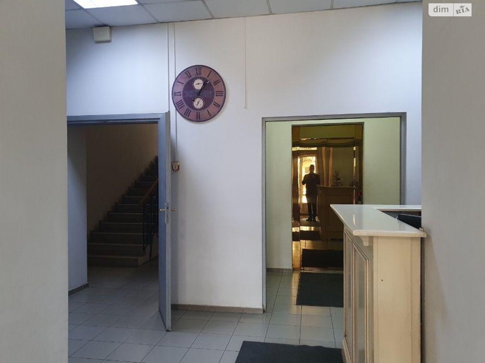 Аренда офисного помещения в Киеве, Дмитриевская улица 44, помещений - 10, этаж - 3 фото 1