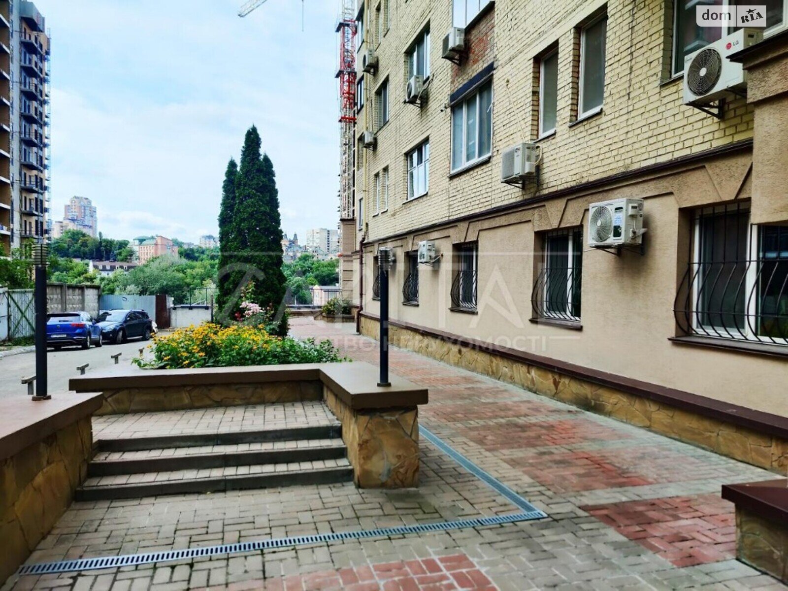 Аренда офисного помещения в Киеве, Лукьяновская улица 63, помещений - 6, этаж - 1 фото 1
