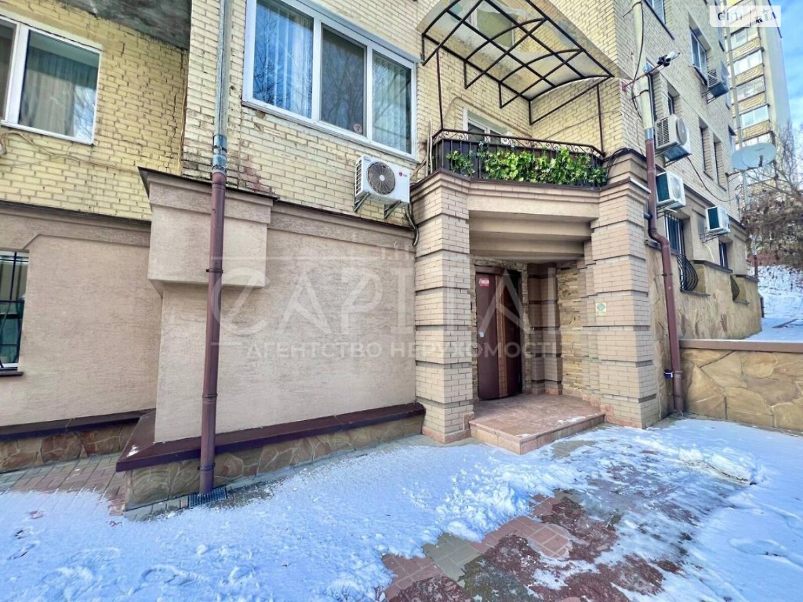 Аренда офисного помещения в Киеве, Лукьяновская улица 63, помещений - 6, этаж - 1 фото 1