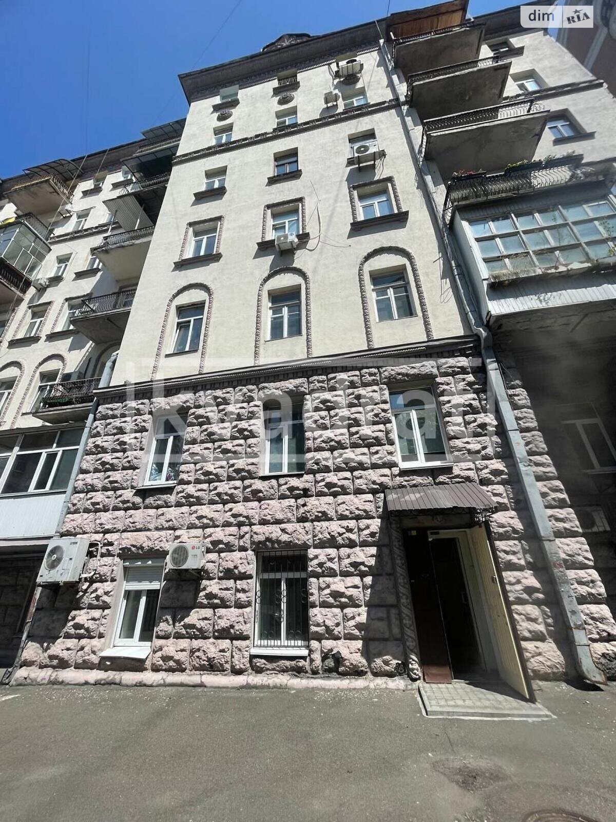Аренда офисного помещения в Киеве, Лютеранская улица 8, помещений - 2, этаж - 1 фото 1