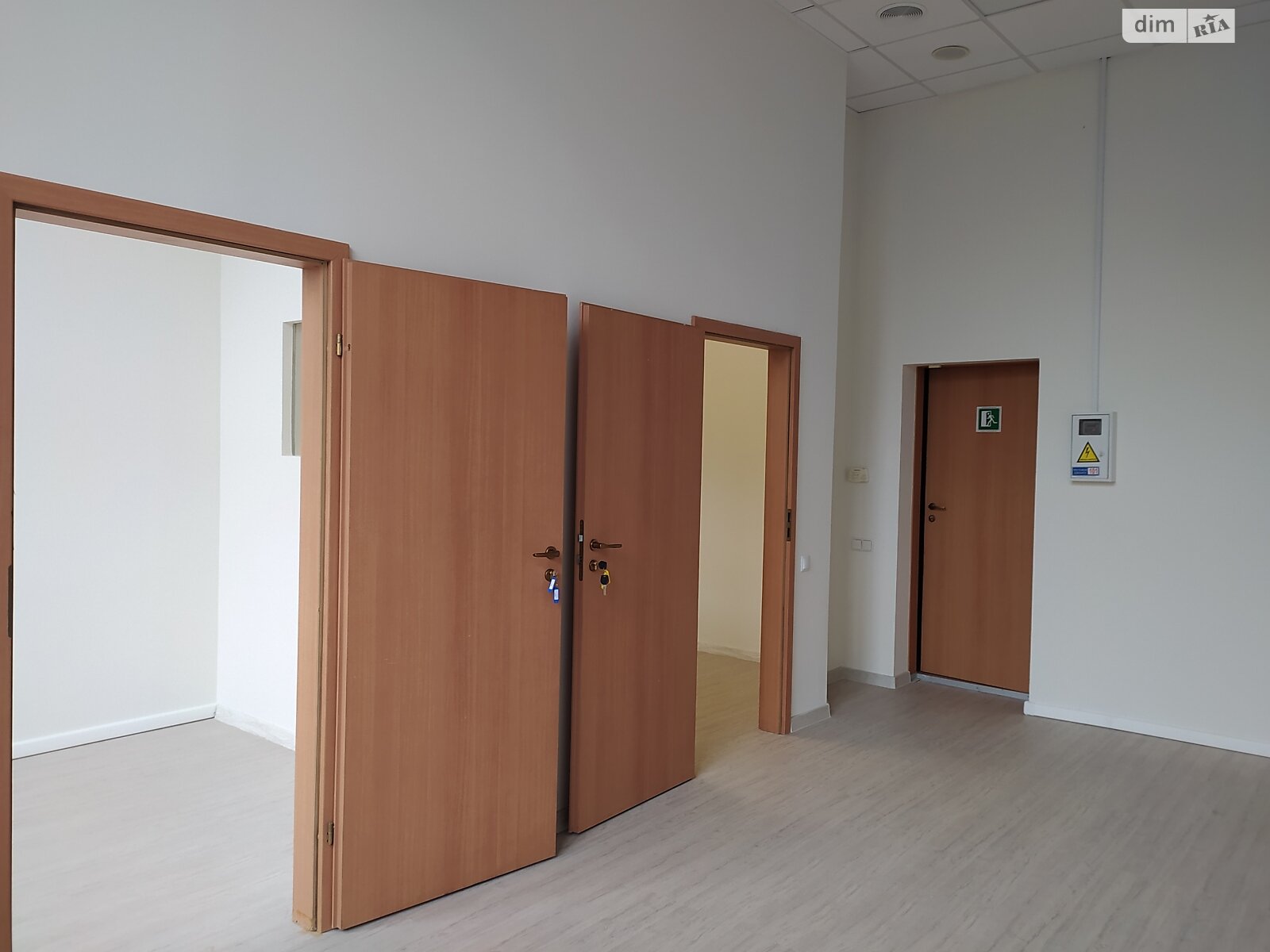 Аренда офисного помещения в Киеве, Шолуденко улица, помещений - 3, этаж - 3 фото 1 Аренда офисного помещения в Киеве, Шолуденко улица, помещений - 3, этаж - 3 фото 1