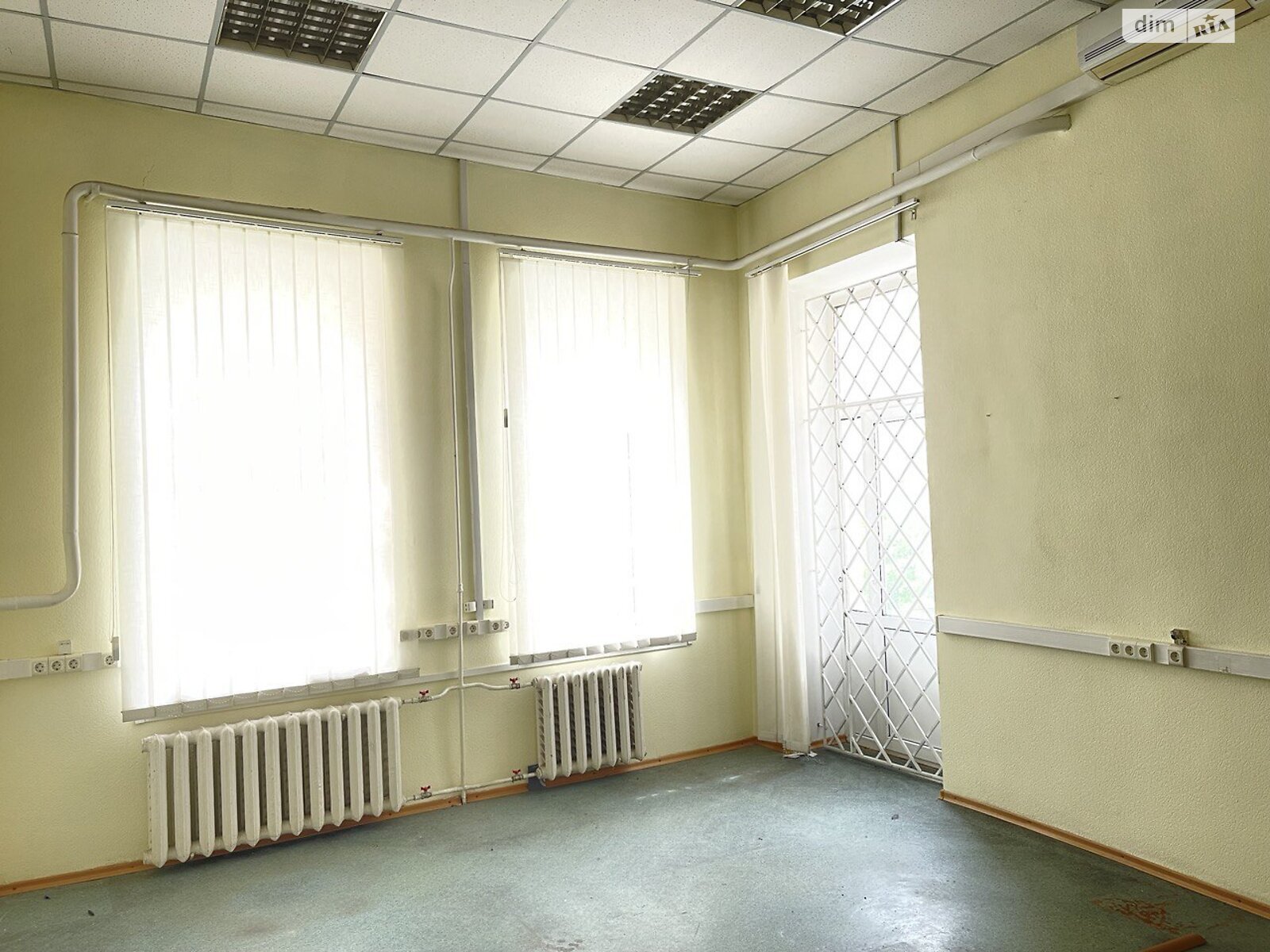 Аренда офисного помещения в Киеве, Софиевская площадь 3, помещений - 1, этаж - 3 фото 1