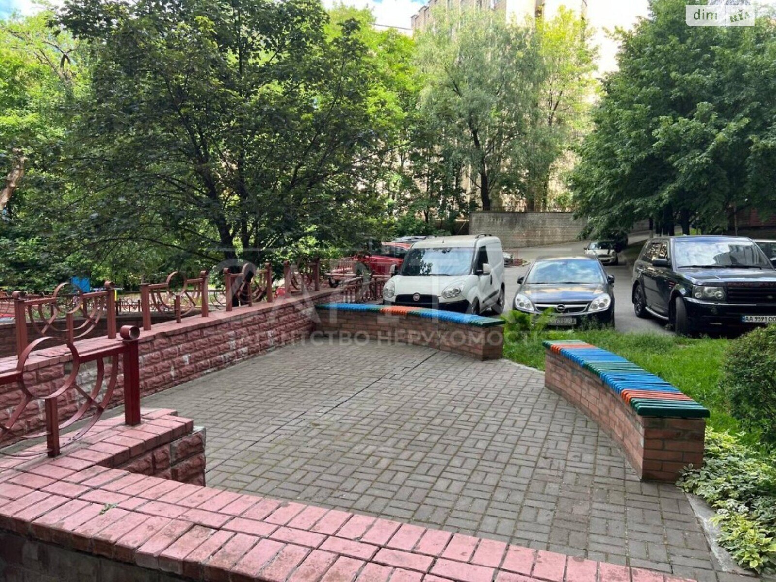 Аренда офисного помещения в Киеве, Степана Руданского улица, помещений - 3, этаж - 1 фото 1 Аренда офисного помещения в Киеве, Степана Руданского улица, помещений - 3, этаж - 1 фото 1