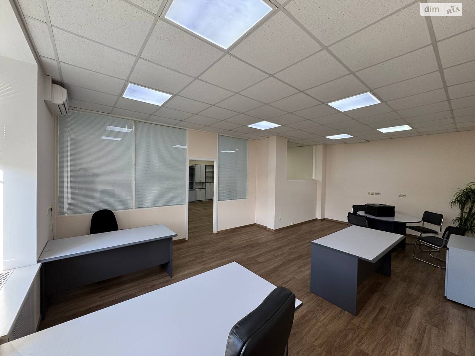 Оренда офісного приміщення в Києві, Терещенківська вулиця 21, приміщень -, поверх - 4 фото 1 Оренда офісного приміщення в Києві, Терещенківська вулиця 21, приміщень -, поверх - 4 фото 1
